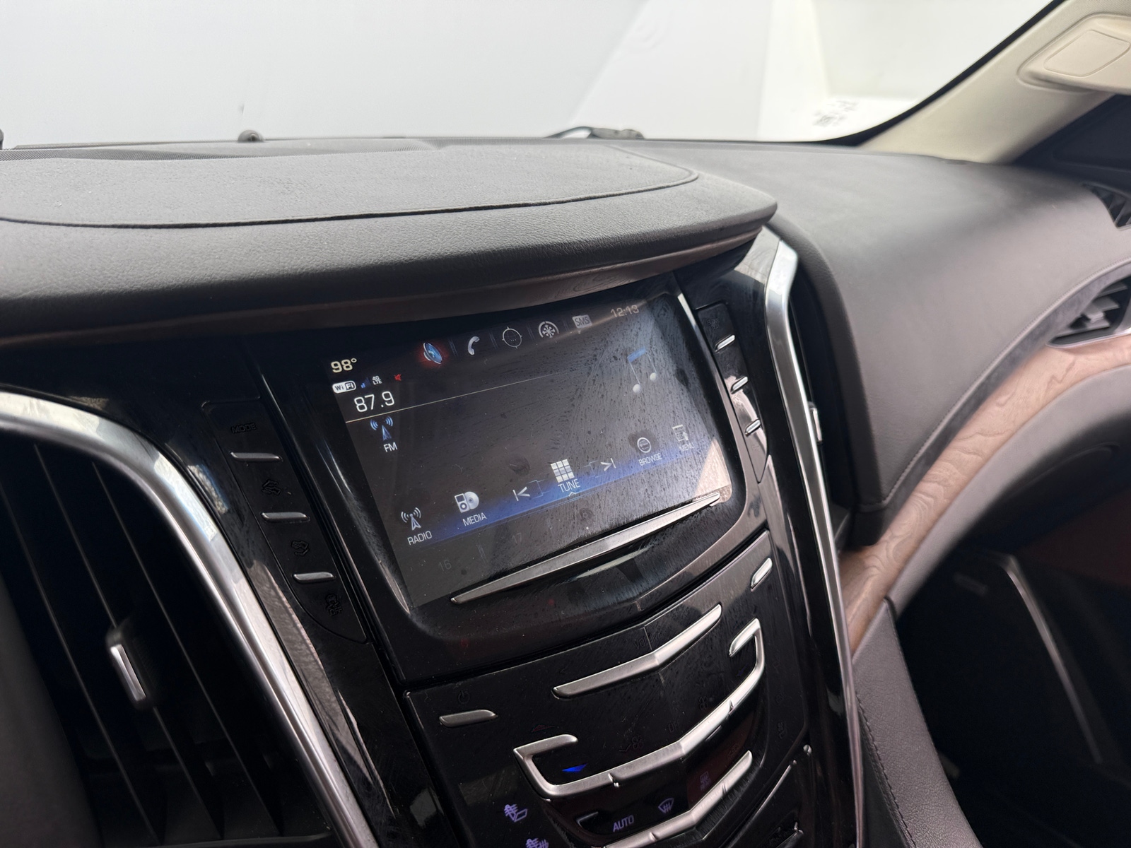 Thumbnail: 2017 Cadillac Escalade - 3