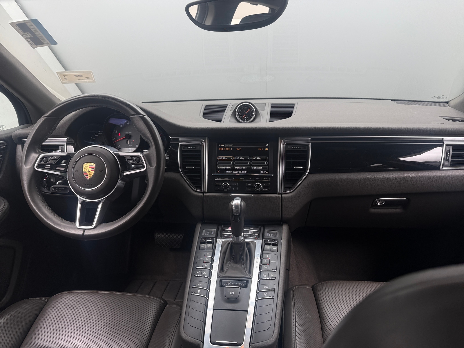 Thumbnail: 2016 Porsche Macan - 2