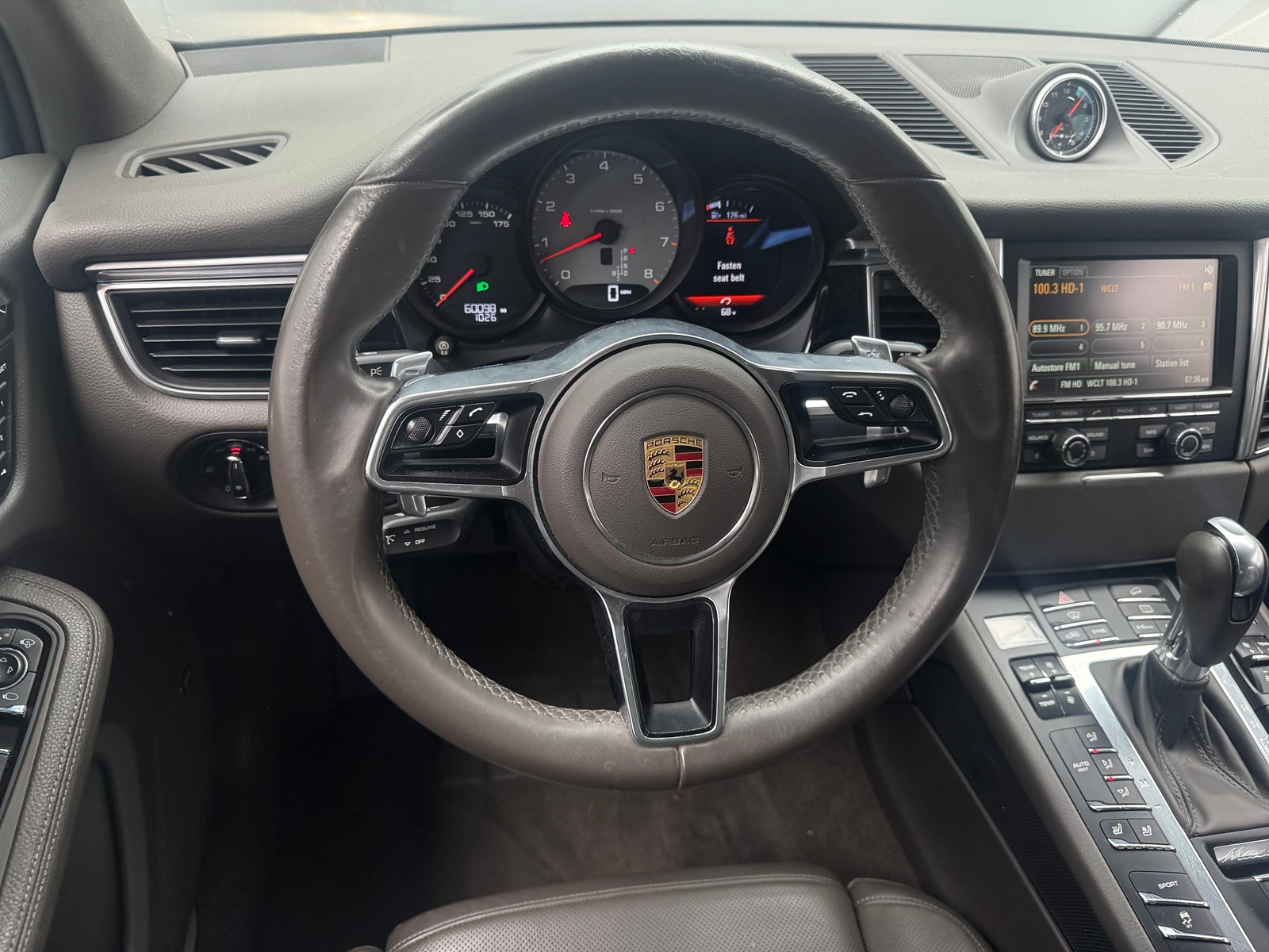 Thumbnail: 2016 Porsche Macan - 4