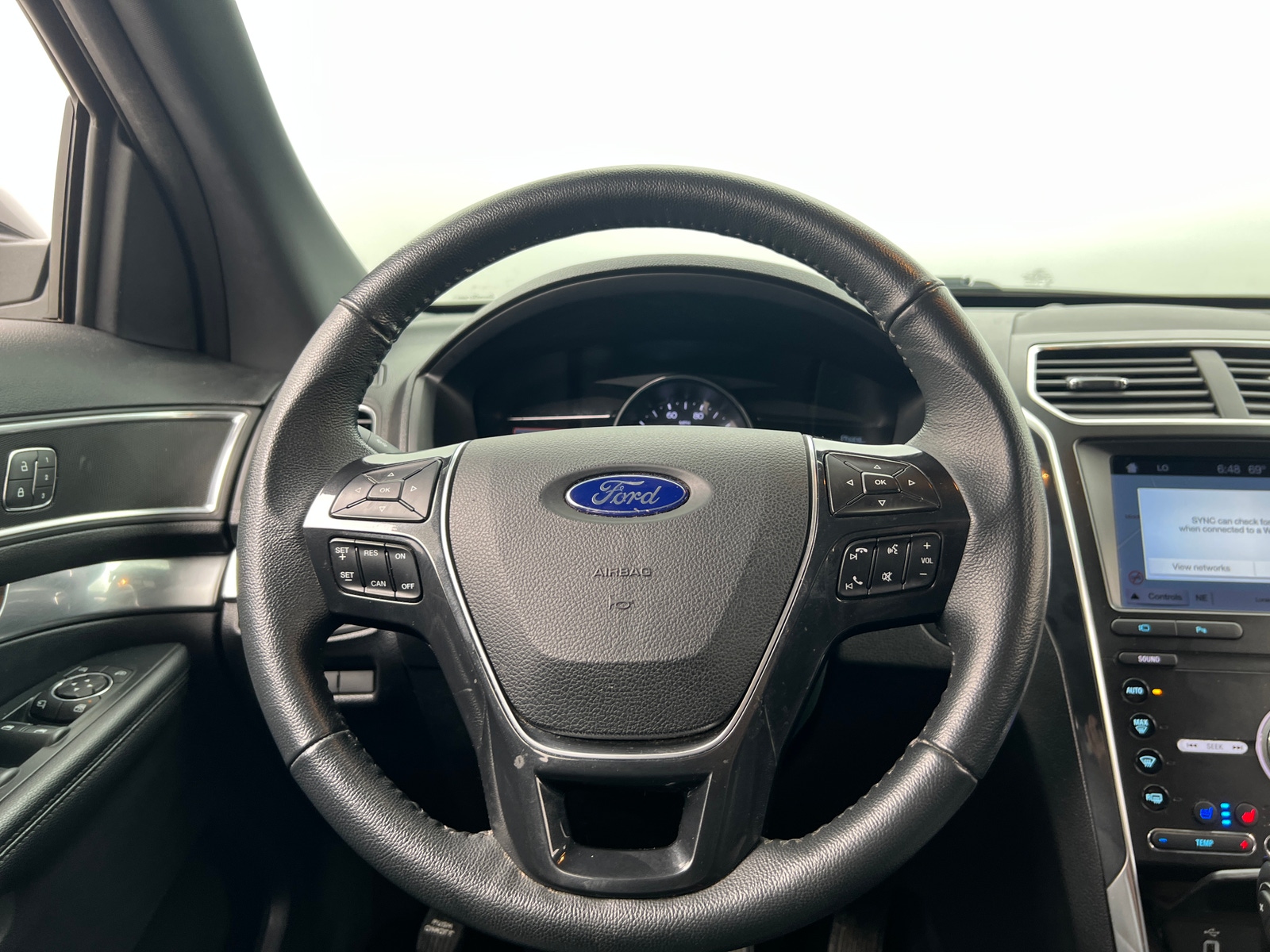 Thumbnail: 2019 Ford Explorer - 4