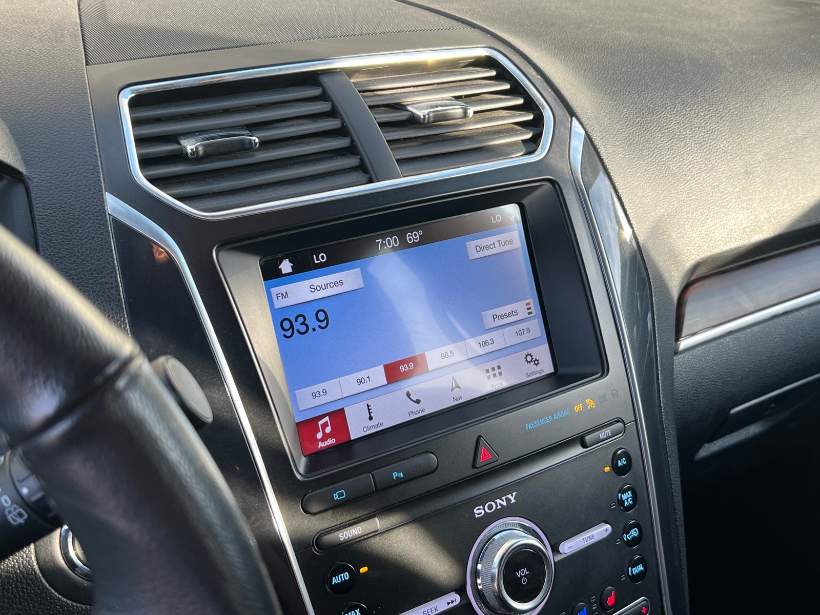 Thumbnail: 2019 Ford Explorer - 3