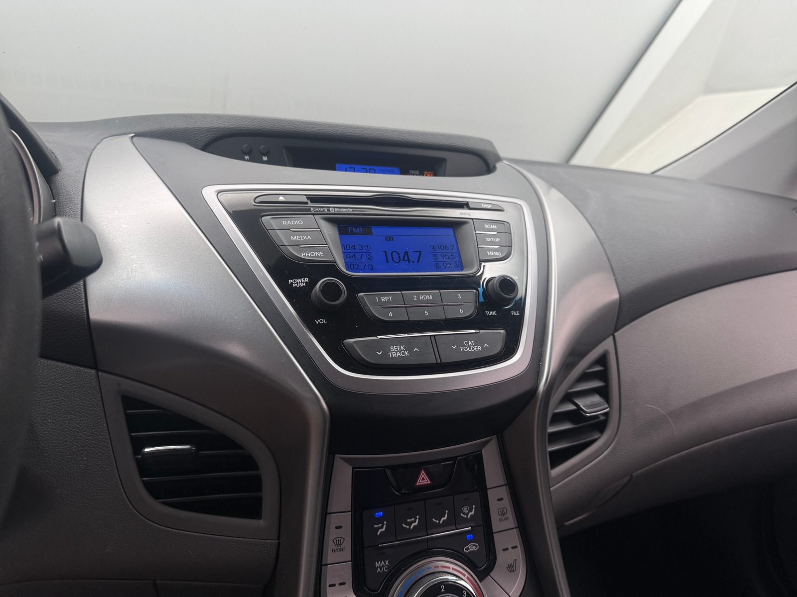 Thumbnail: 2013 Hyundai Elantra - 4