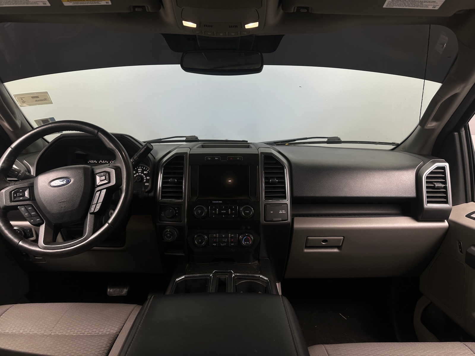 Thumbnail: 2019 Ford Econoline - 3