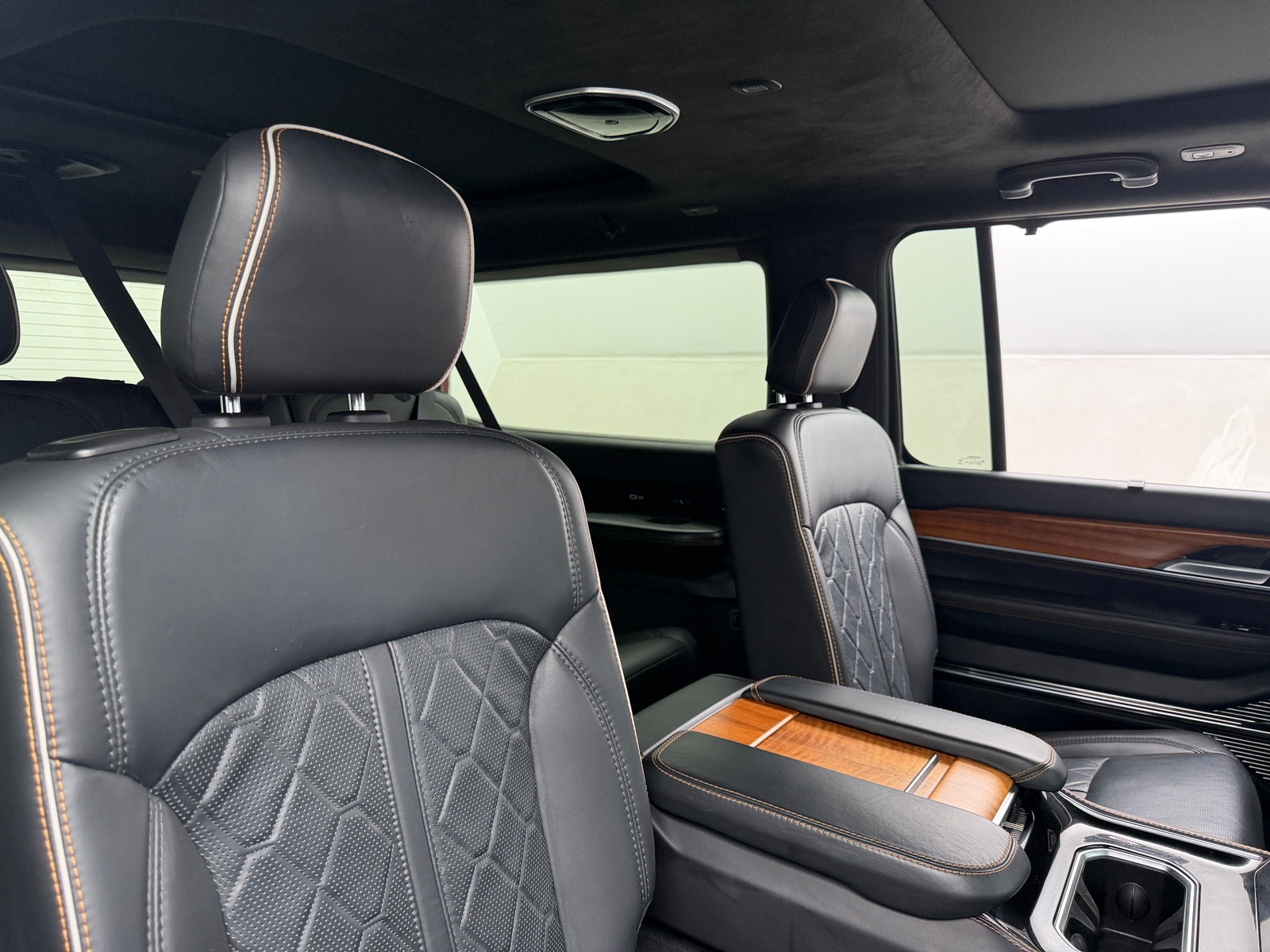 Thumbnail: 2024 Jeep Grand Wagoneer L - 5
