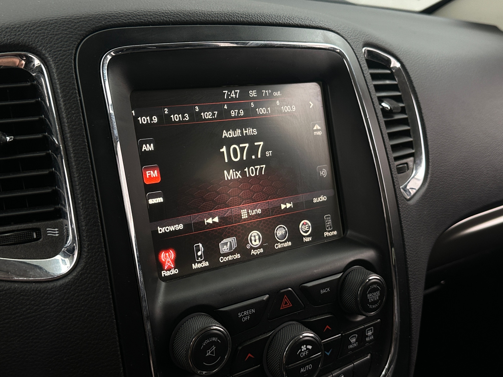 Thumbnail: 2017 Dodge Durango - 3