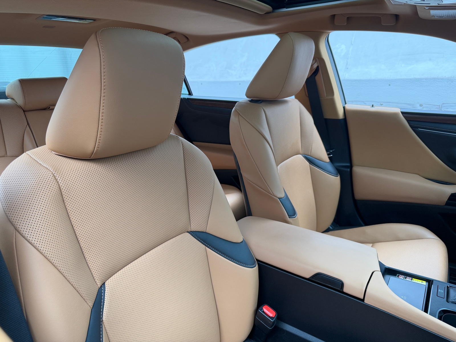 Thumbnail: 2025 Lexus ES - 2