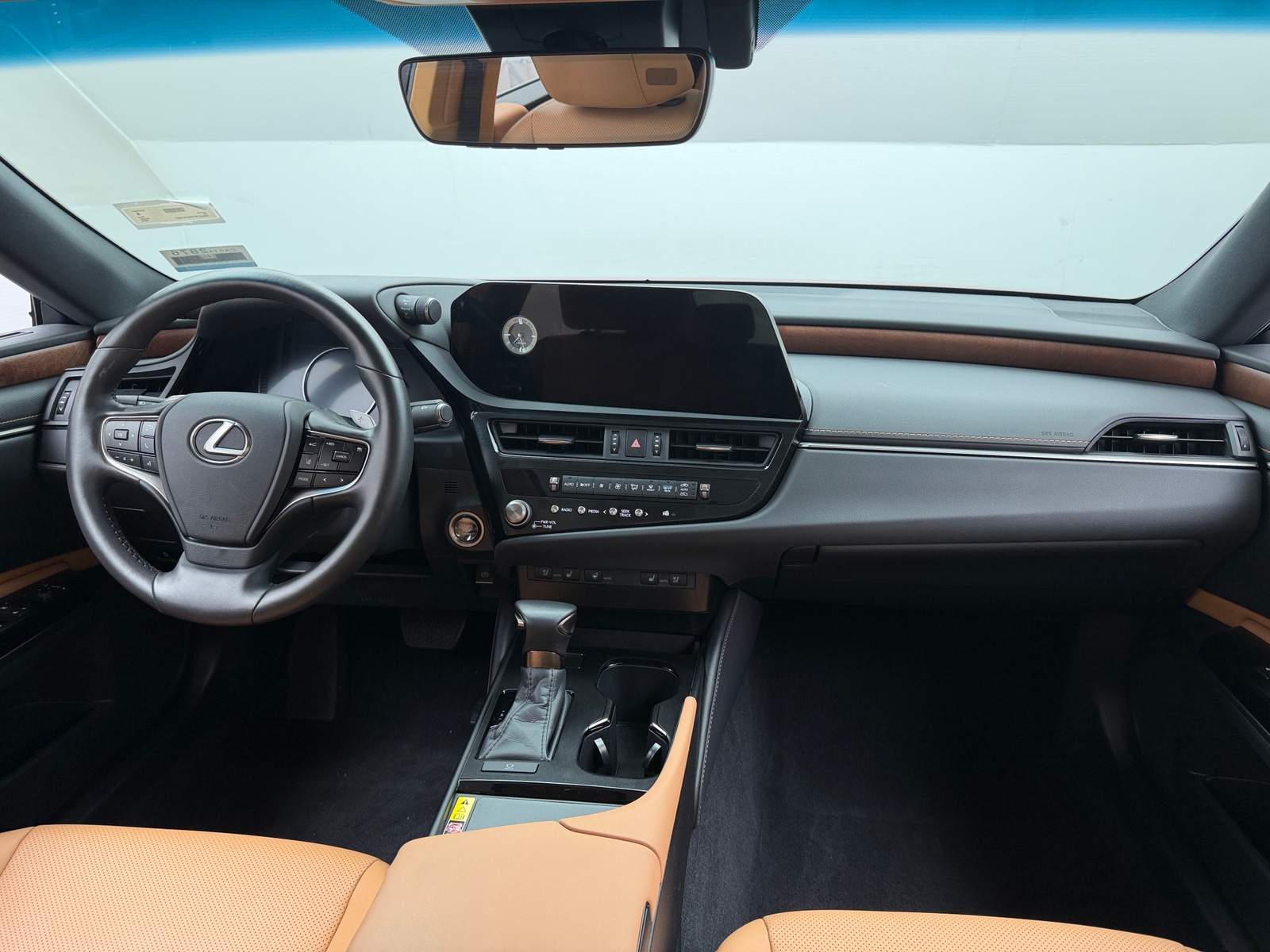 Thumbnail: 2025 Lexus ES - 3