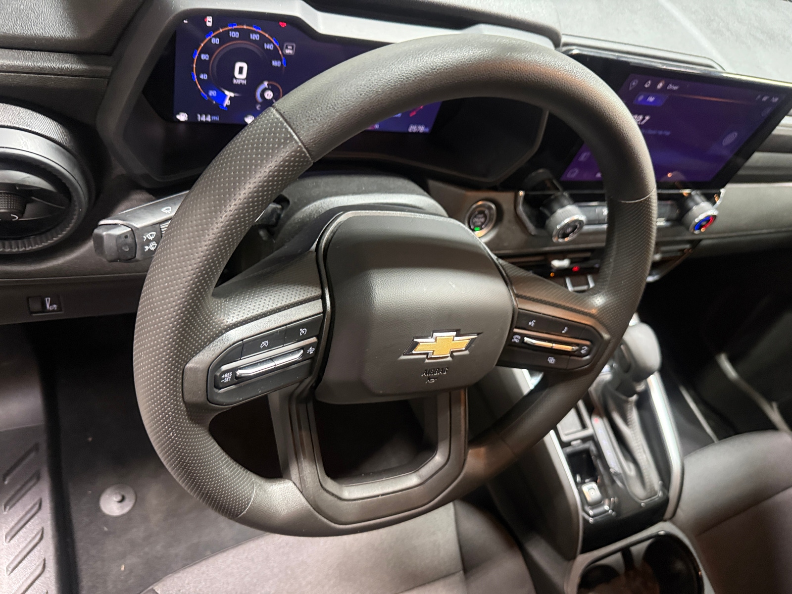 Thumbnail: 2024 Chevrolet Colorado - 5