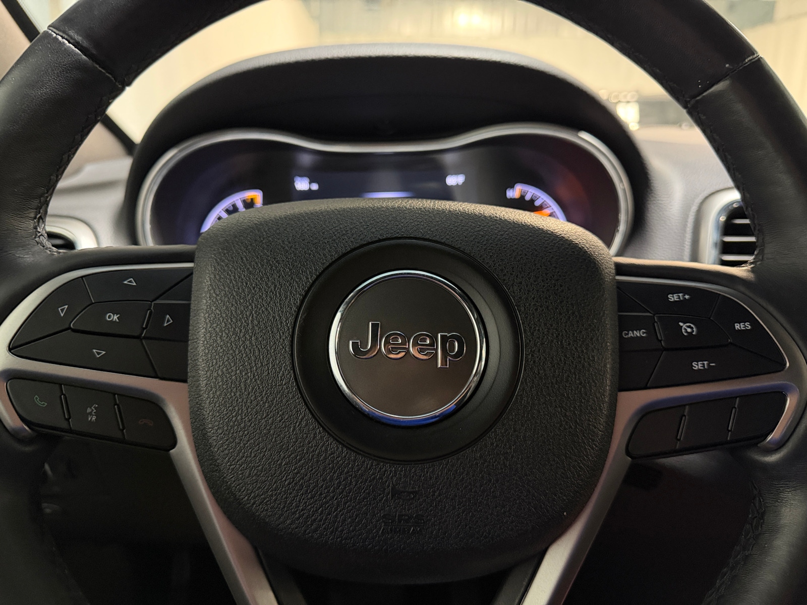 Thumbnail: 2018 Jeep Grand Cherokee - 4