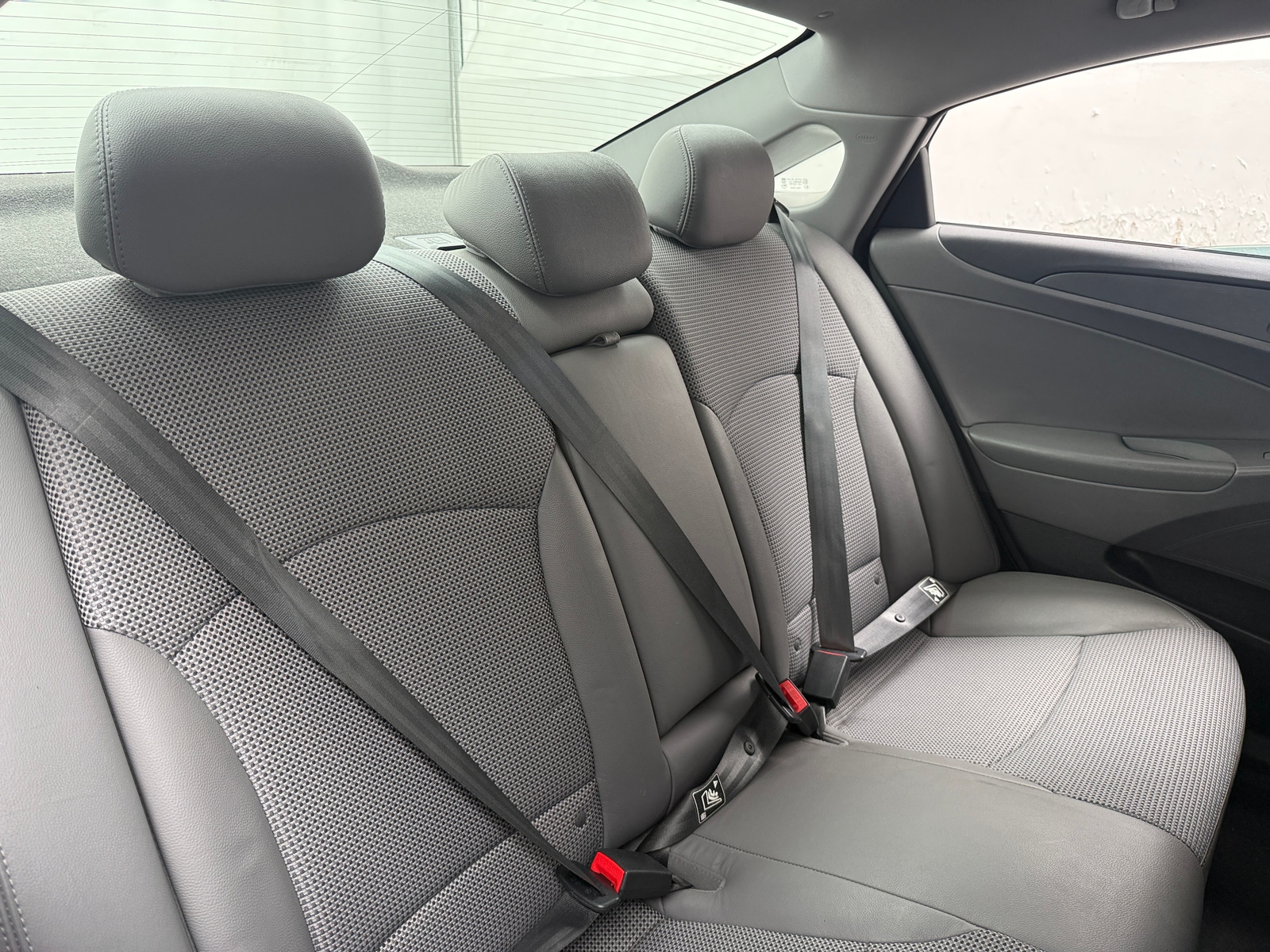 Thumbnail: 2011 Hyundai Sonata - 6