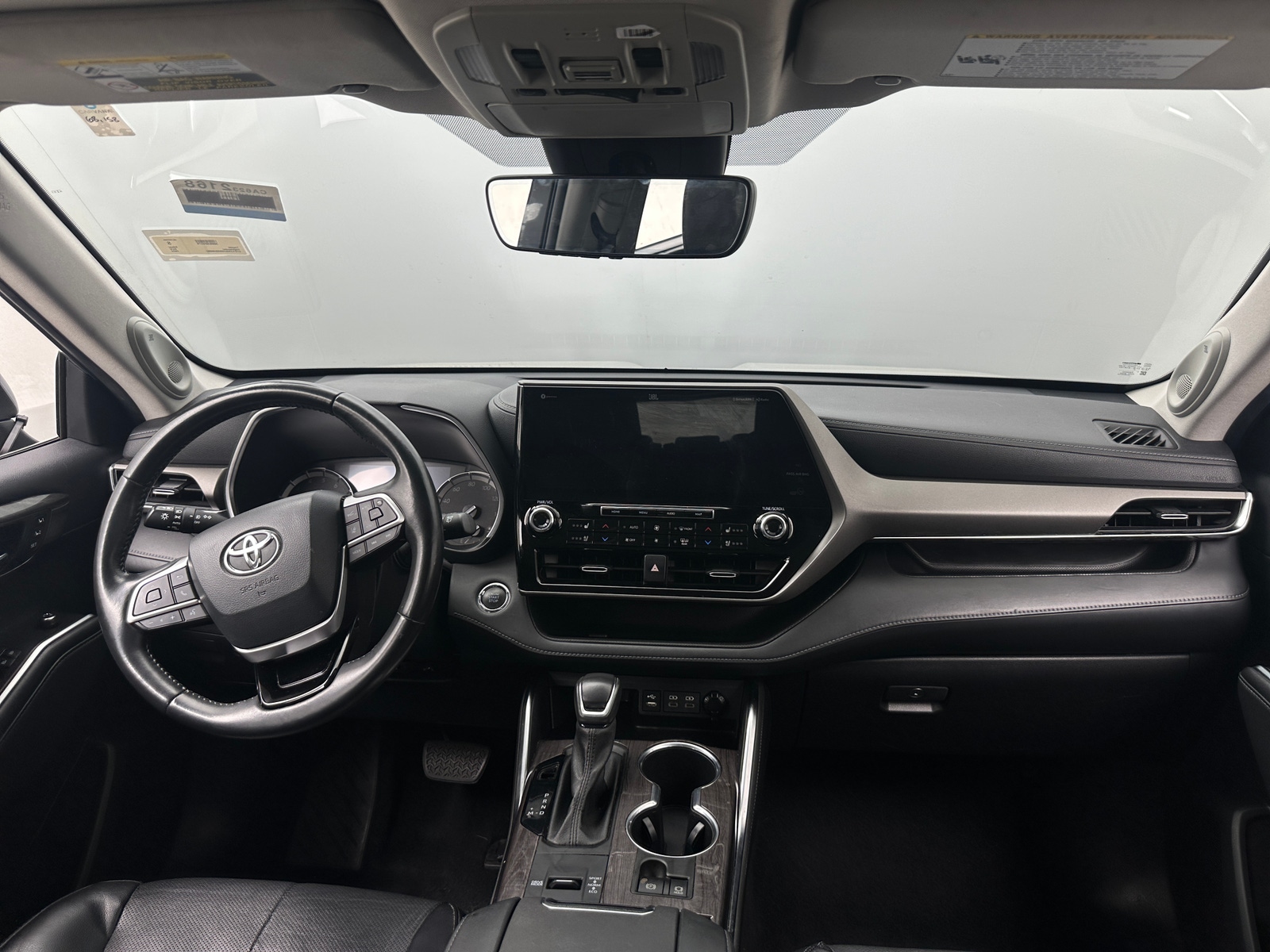 Thumbnail: 2022 Toyota Highlander - 2