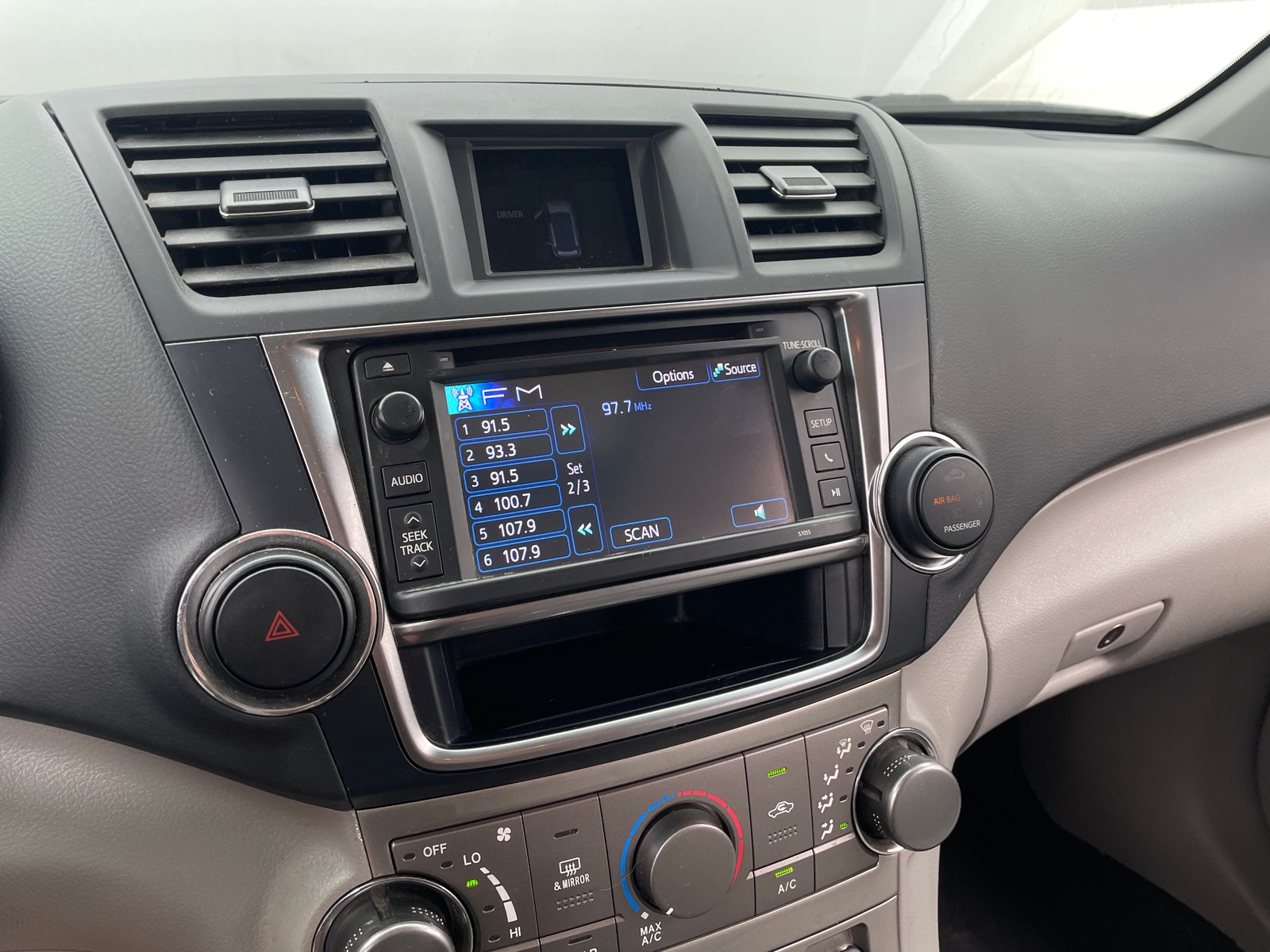 Thumbnail: 2013 Toyota Highlander - 4