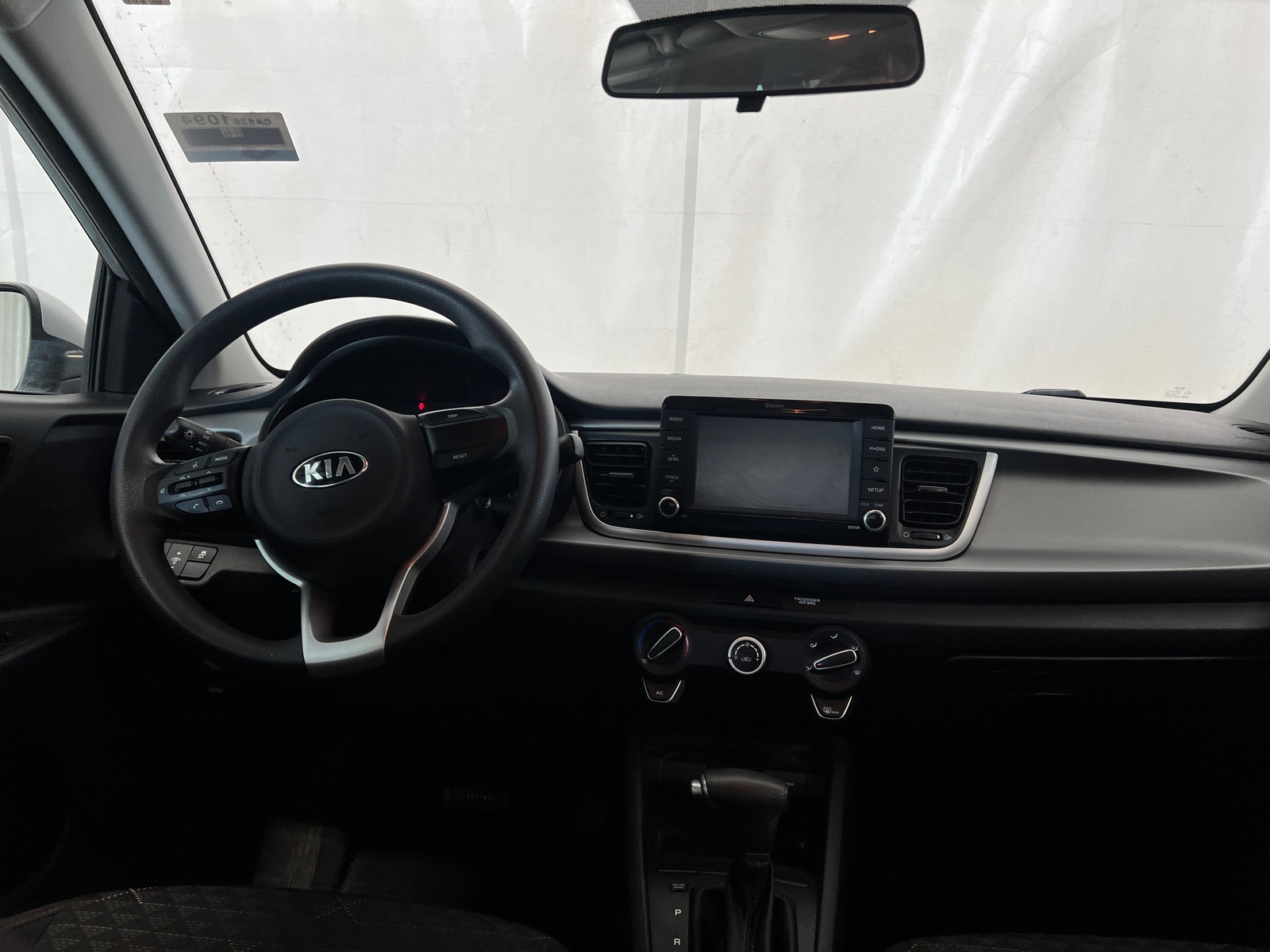 Thumbnail: 2020 Kia Rio - 3