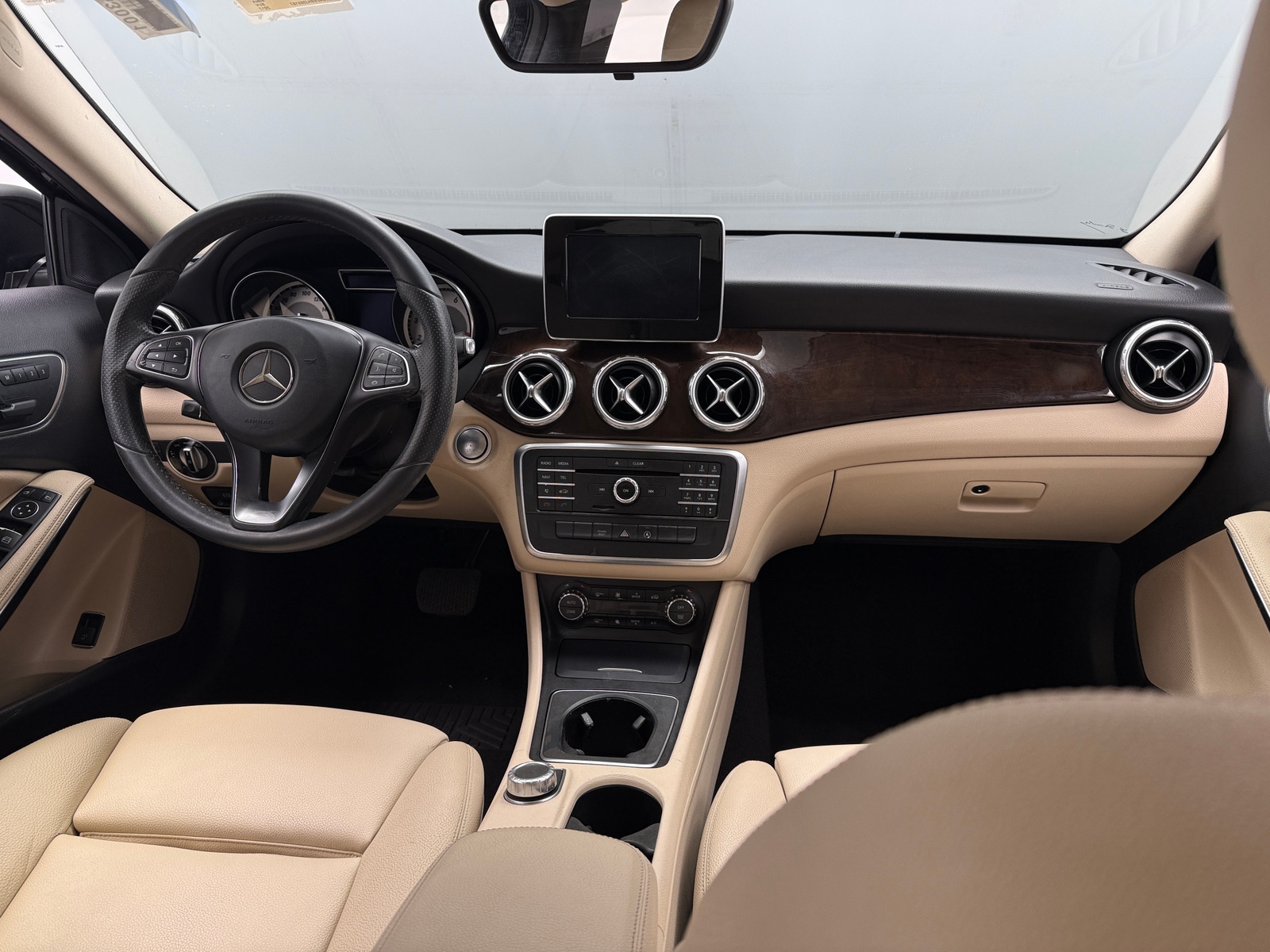 Thumbnail: 2017 Mercedes-Benz GLA - 2