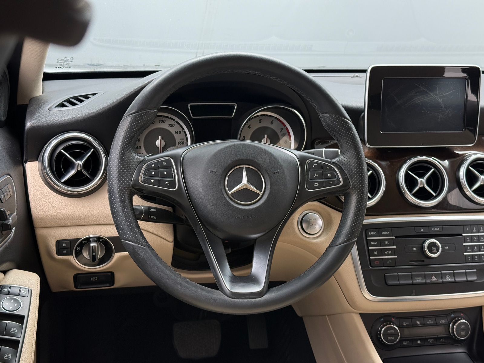 Thumbnail: 2017 Mercedes-Benz GLA - 4