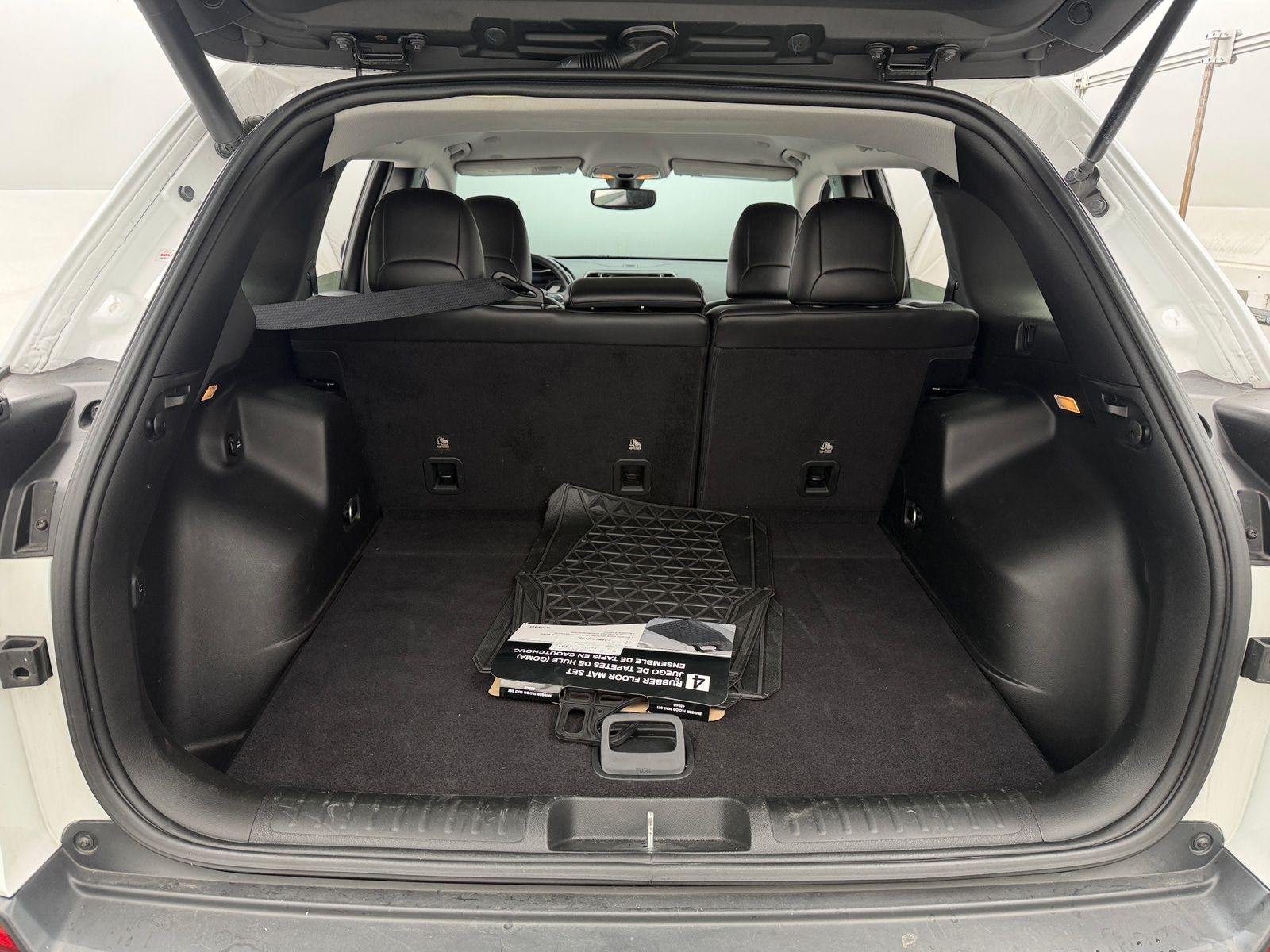 Thumbnail: 2019 Jeep Cherokee - 6