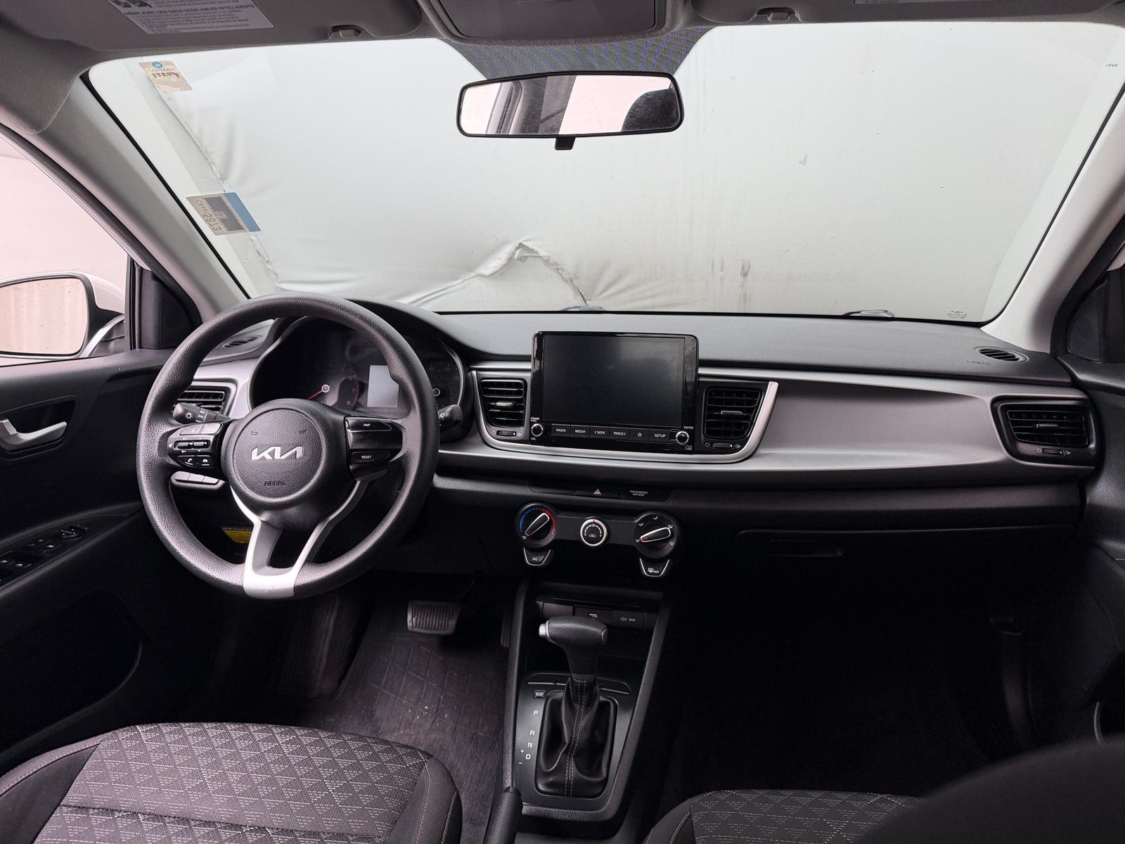 Thumbnail: 2022 Kia Rio - 3
