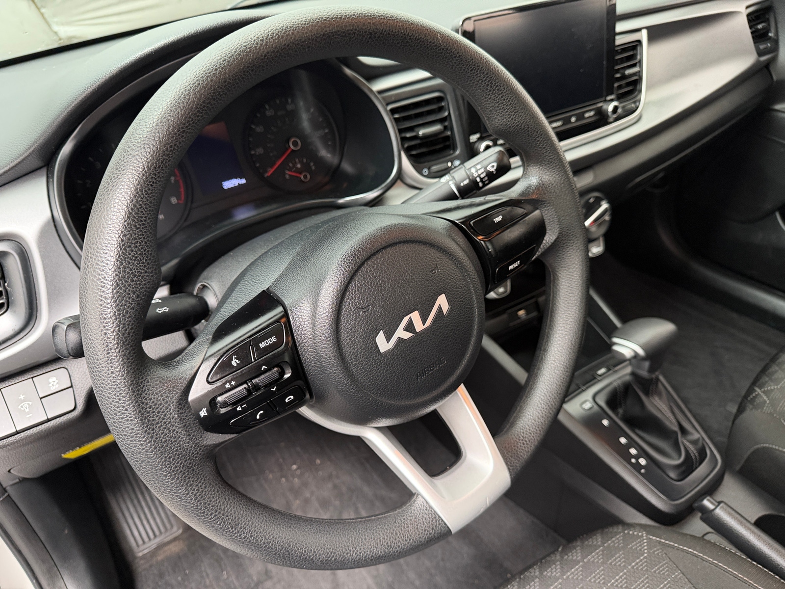 Thumbnail: 2022 Kia Rio - 5