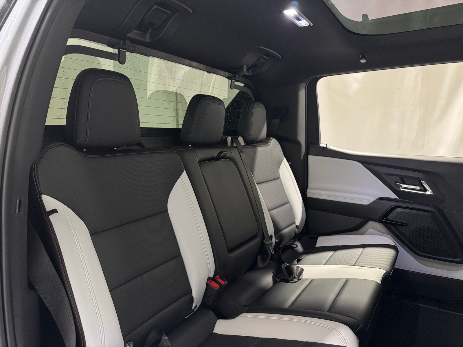 Thumbnail: 2025 Chevrolet Silverado EV - 5