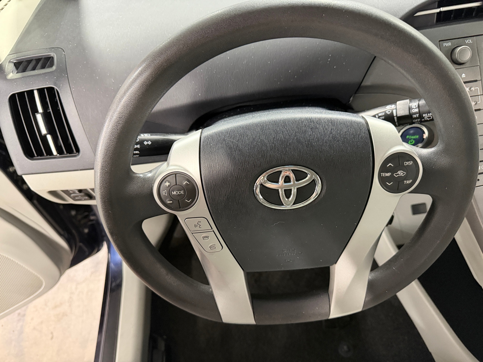 Thumbnail: 2013 Toyota Prius - 5