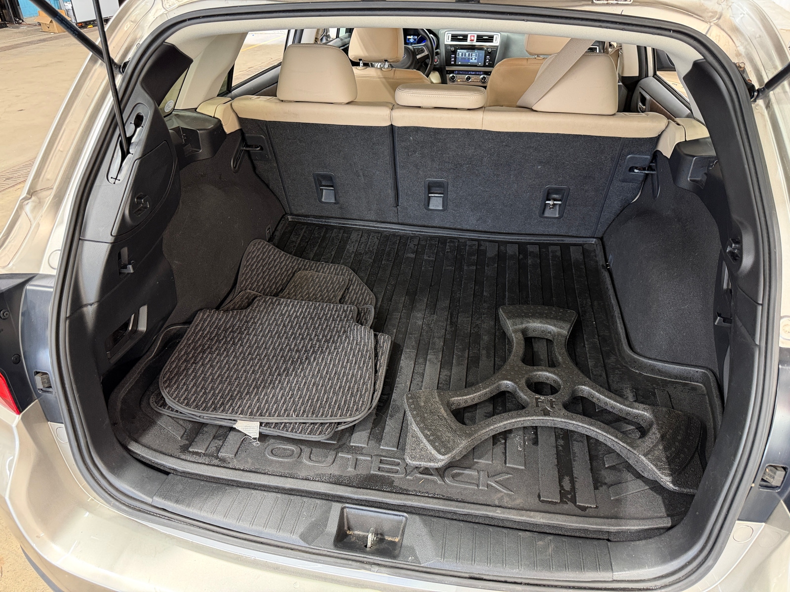 Thumbnail: 2015 Subaru Outback - 6