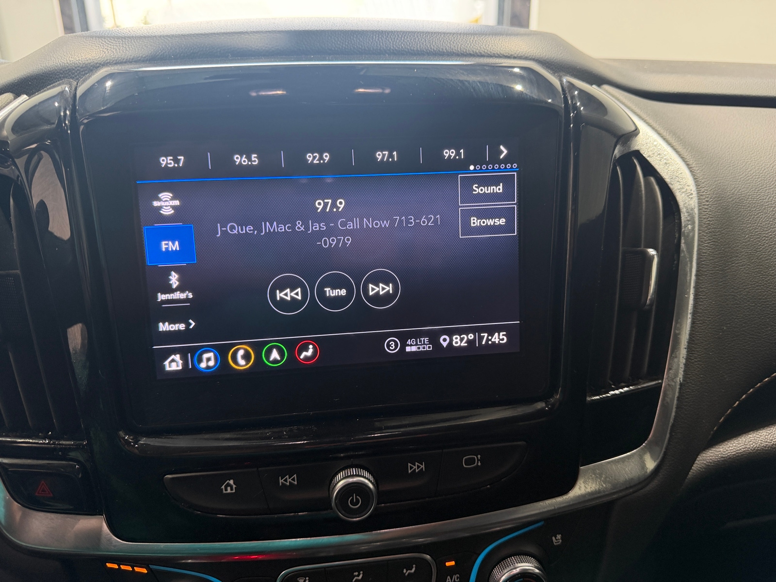 Thumbnail: 2020 Chevrolet Traverse - 3