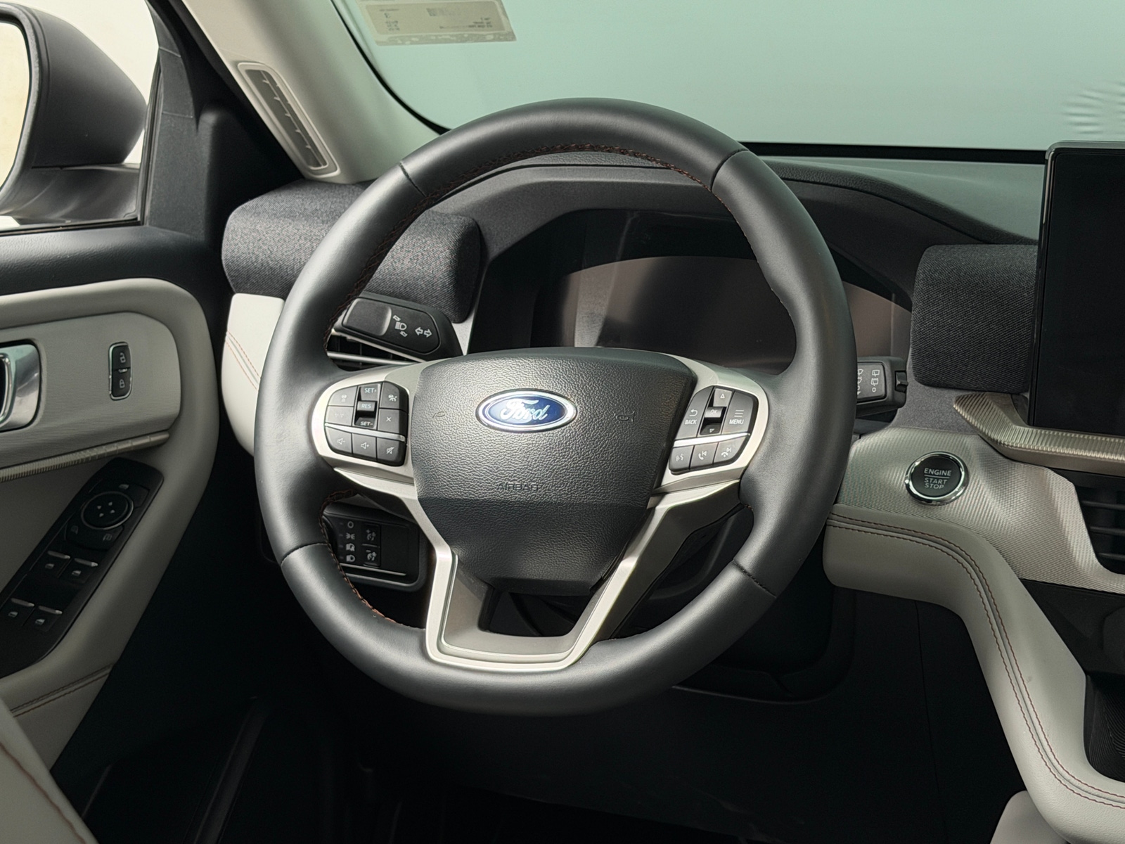 Thumbnail: 2025 Ford Explorer - 5