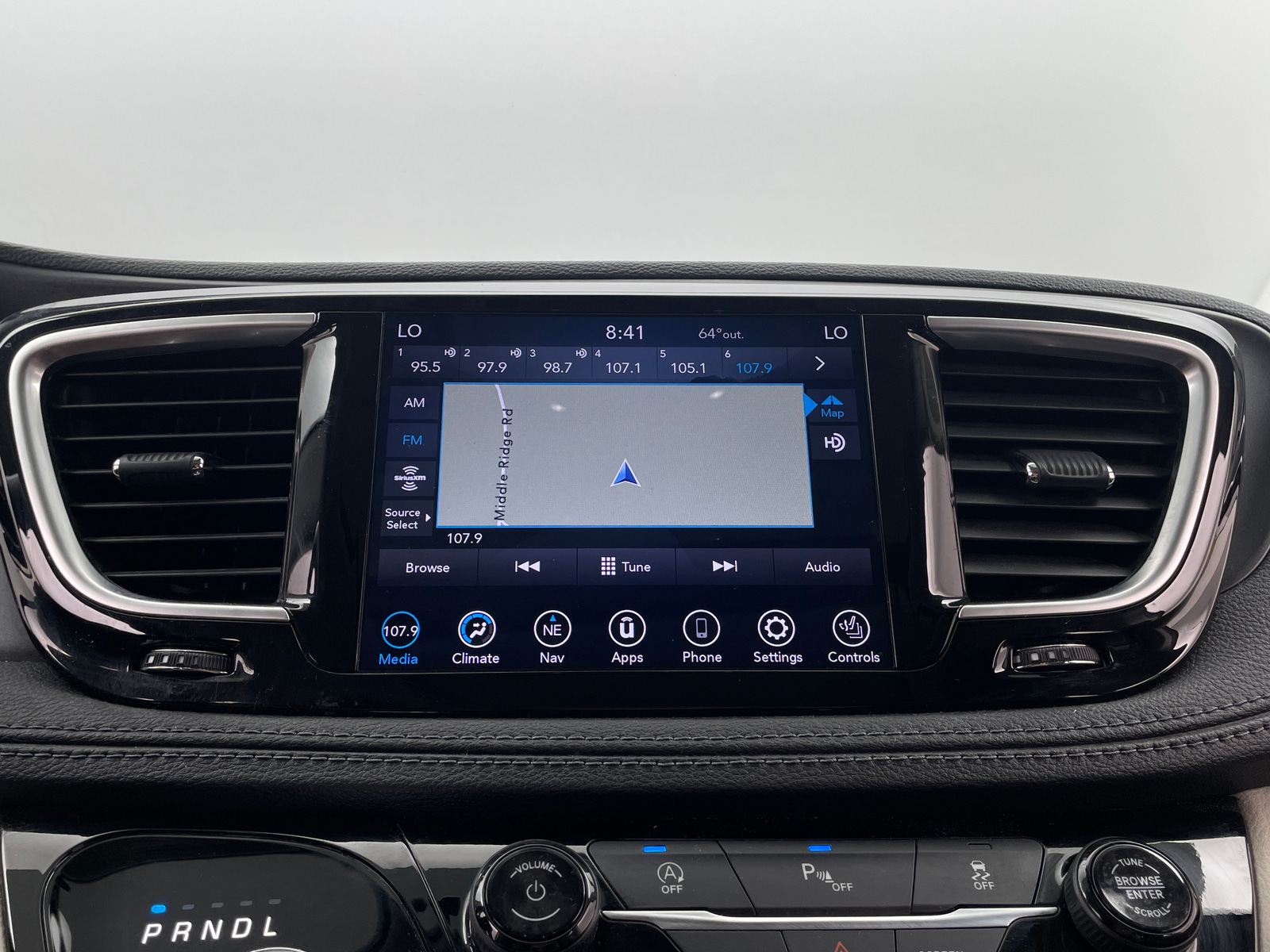 Thumbnail: 2020 Chrysler Pacifica - 3