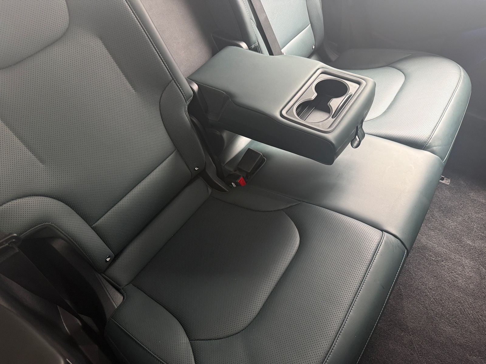 Thumbnail: 2022 Kia EV6 - 5