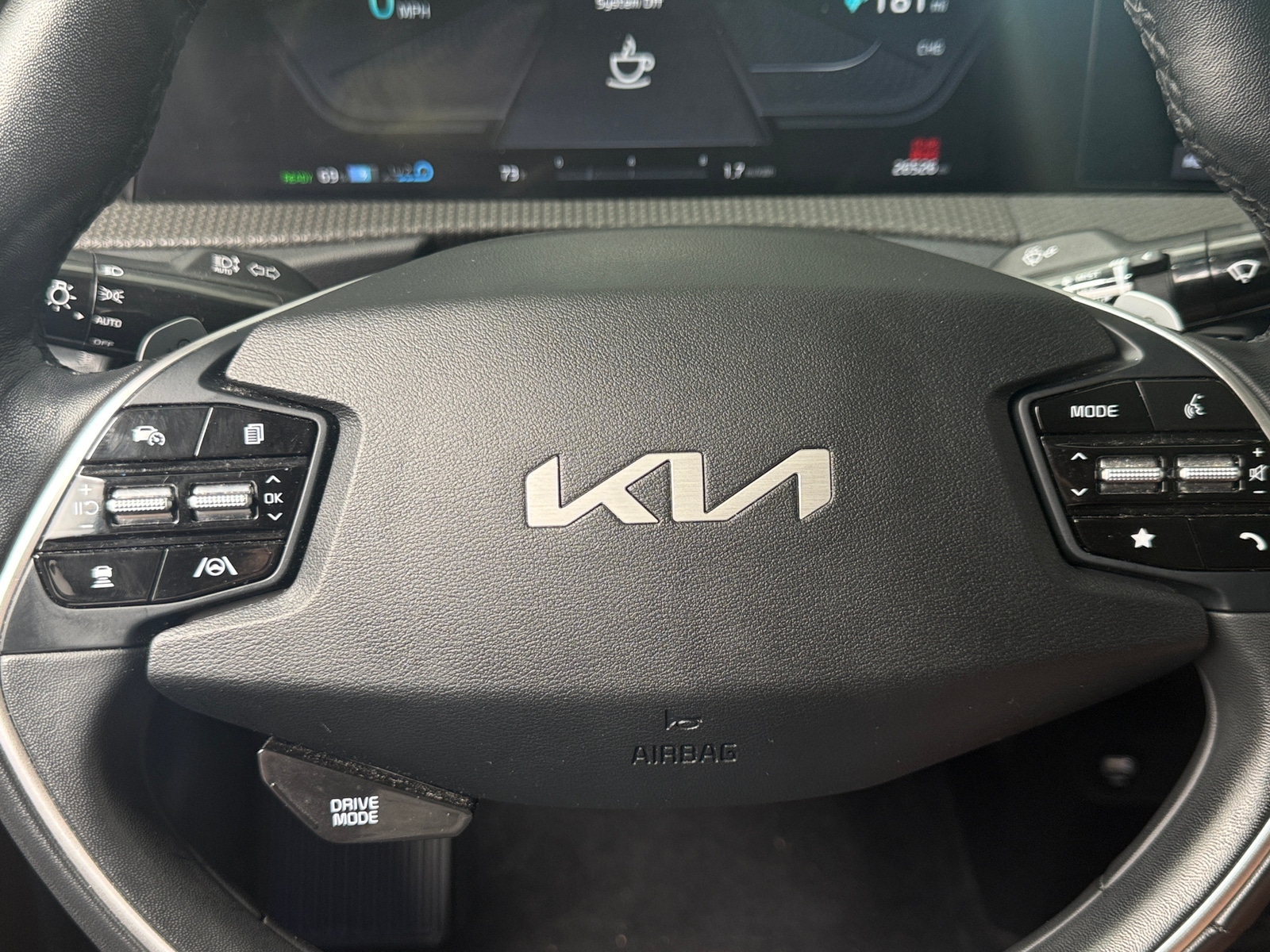Thumbnail: 2022 Kia EV6 - 4