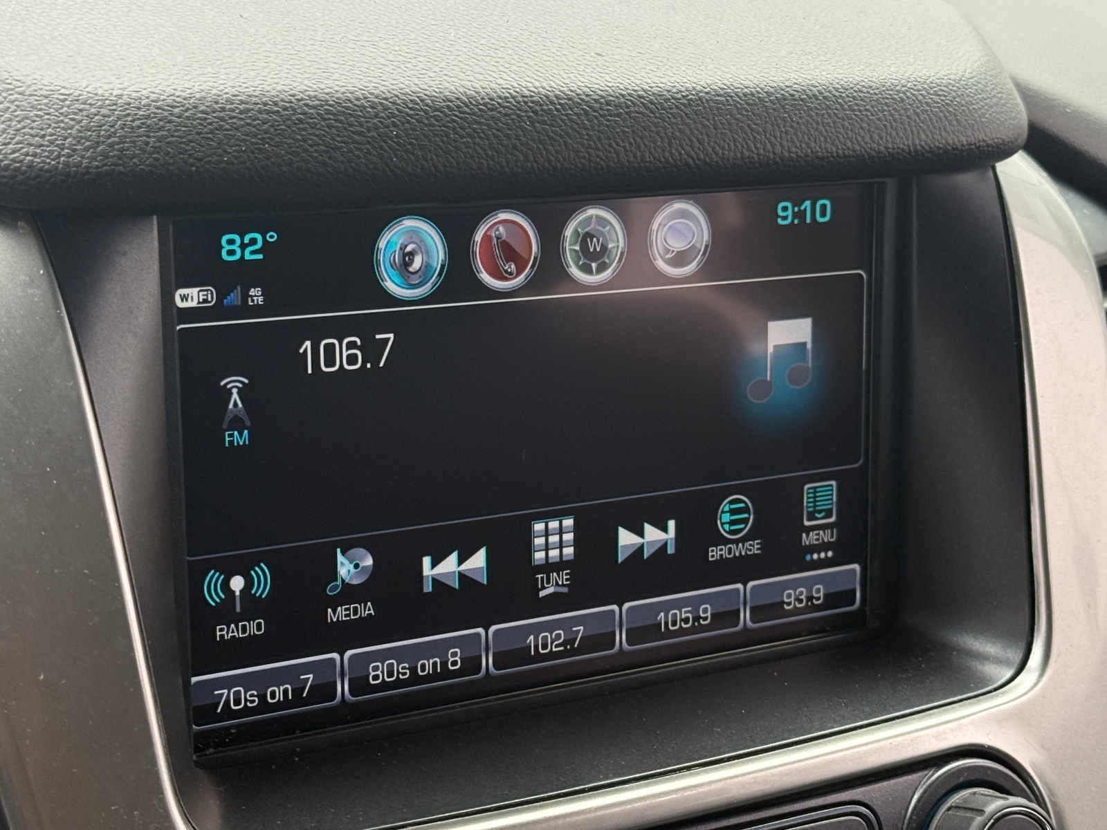 Thumbnail: 2020 Chevrolet Suburban - 3