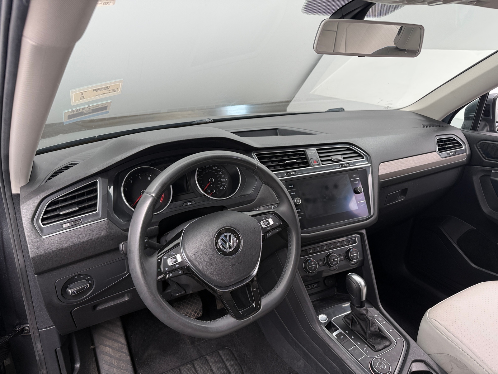 Thumbnail: 2020 Volkswagen Tiguan - 3