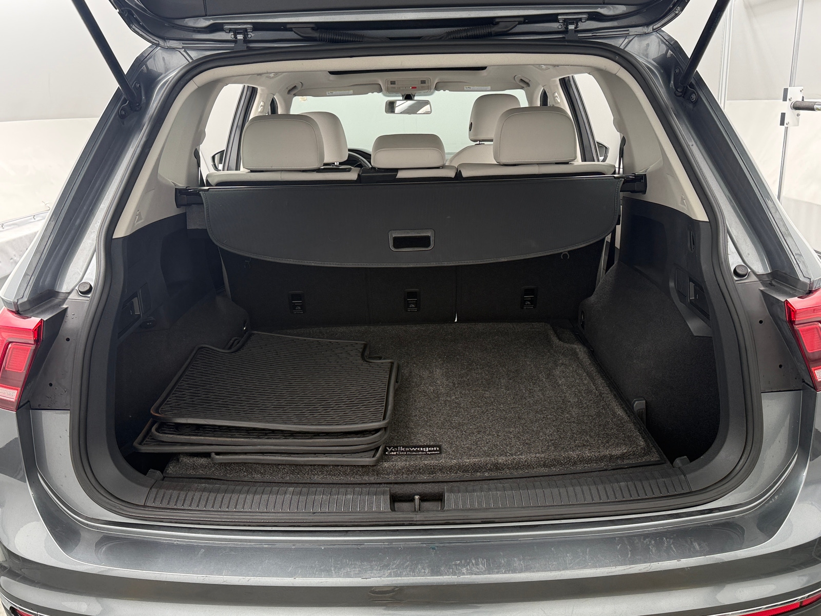 Thumbnail: 2020 Volkswagen Tiguan - 7