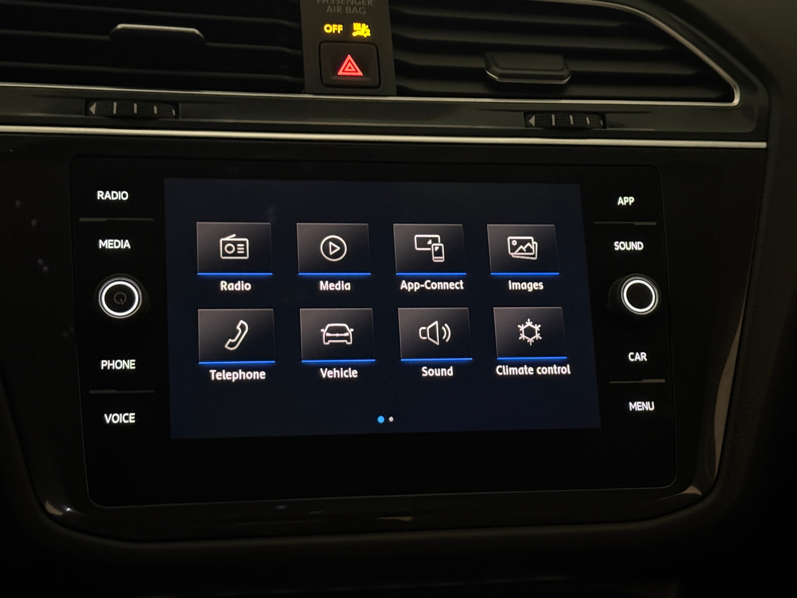 Thumbnail: 2020 Volkswagen Tiguan - 4