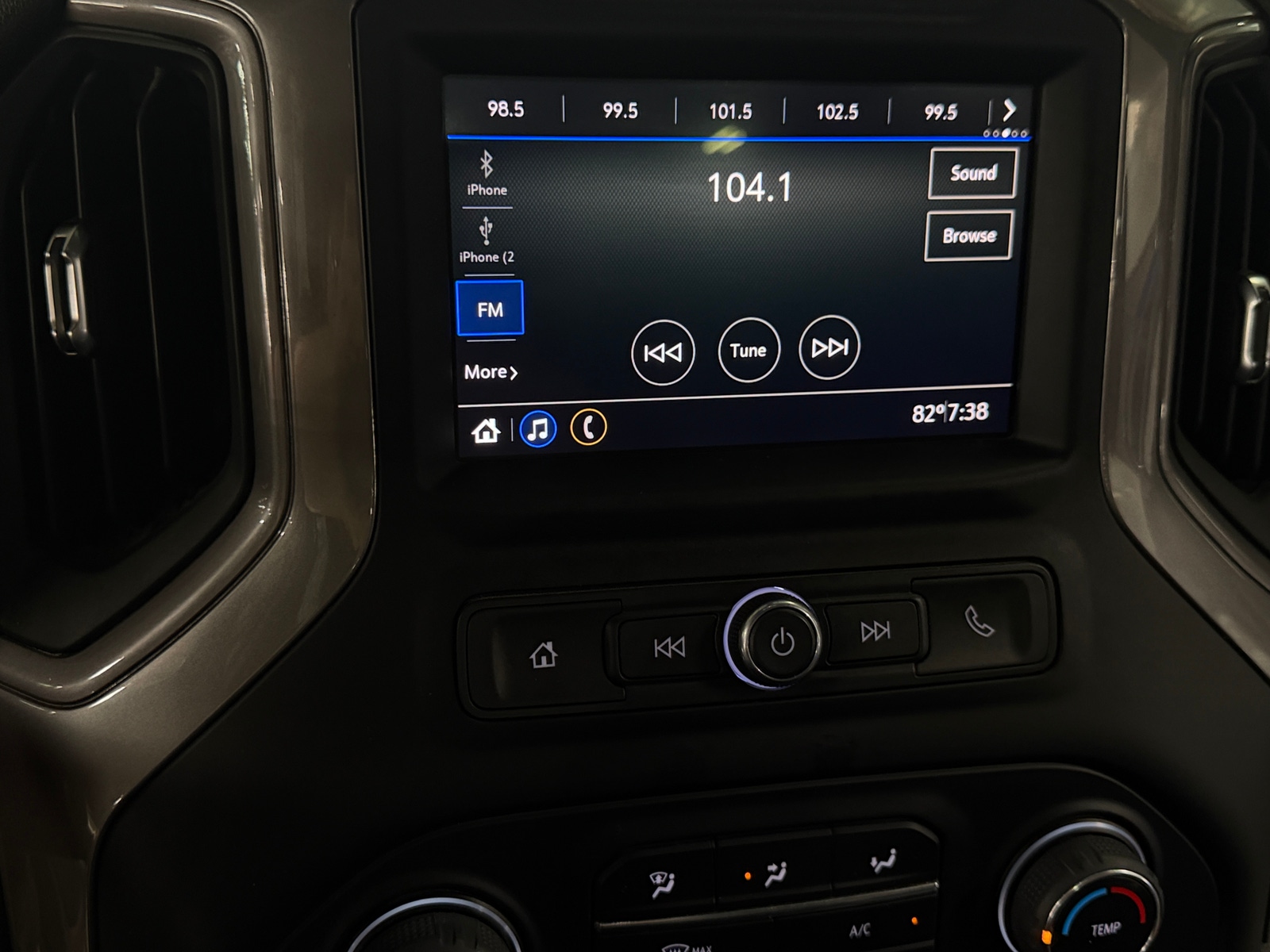 Thumbnail: 2022 Chevrolet Silverado 2500 - 4