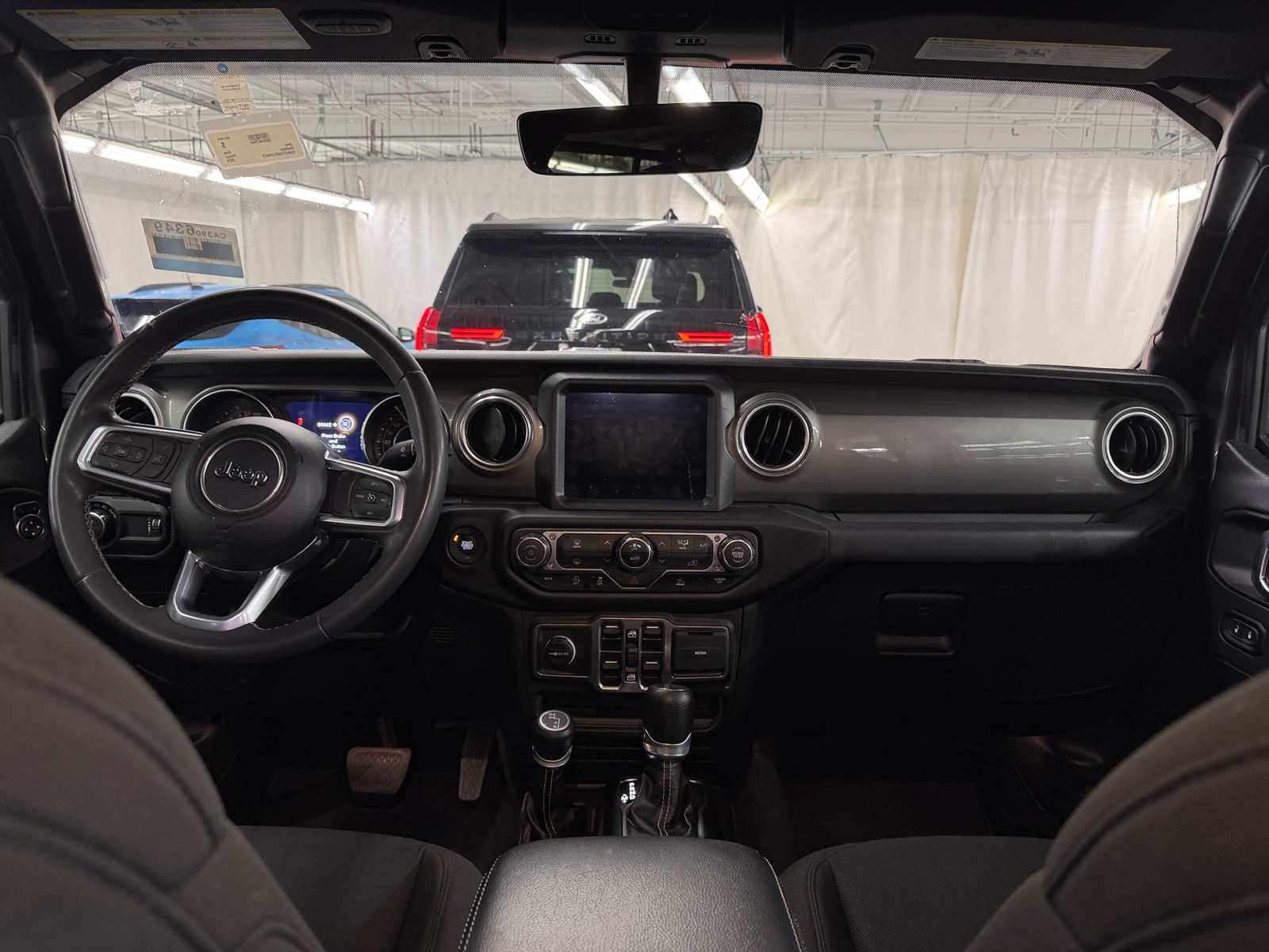 Thumbnail: 2023 Jeep Gladiator - 3