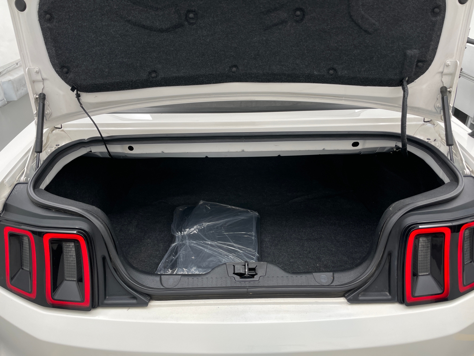 Thumbnail: 2013 Ford Mustang - 7