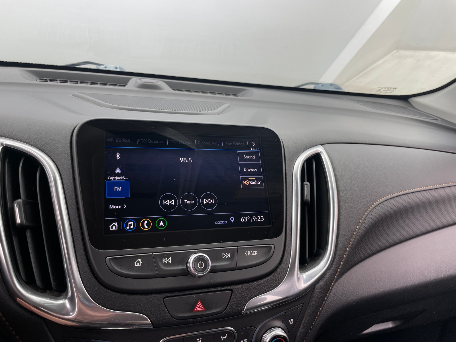 Thumbnail: 2019 Chevrolet Equinox - 3