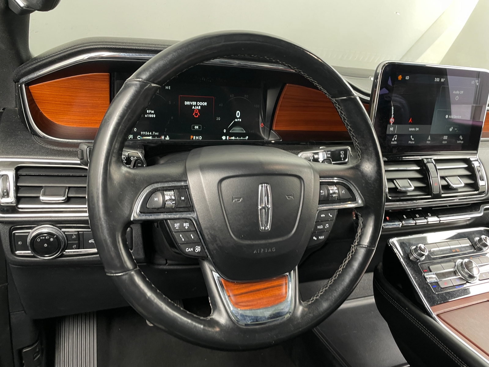 Thumbnail: 2018 Lincoln Navigator L - 4