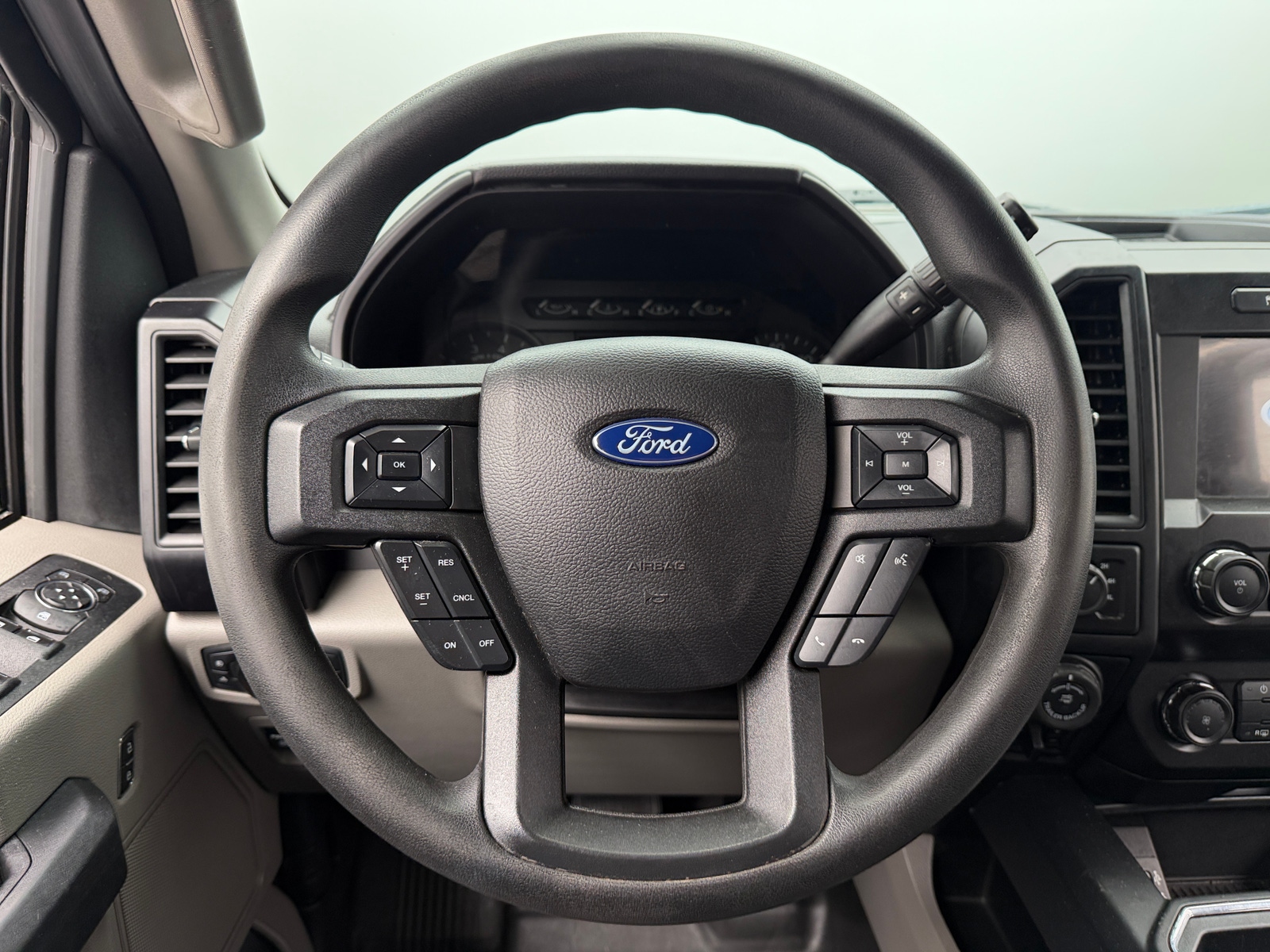 Thumbnail: 2019 Ford Econoline - 5
