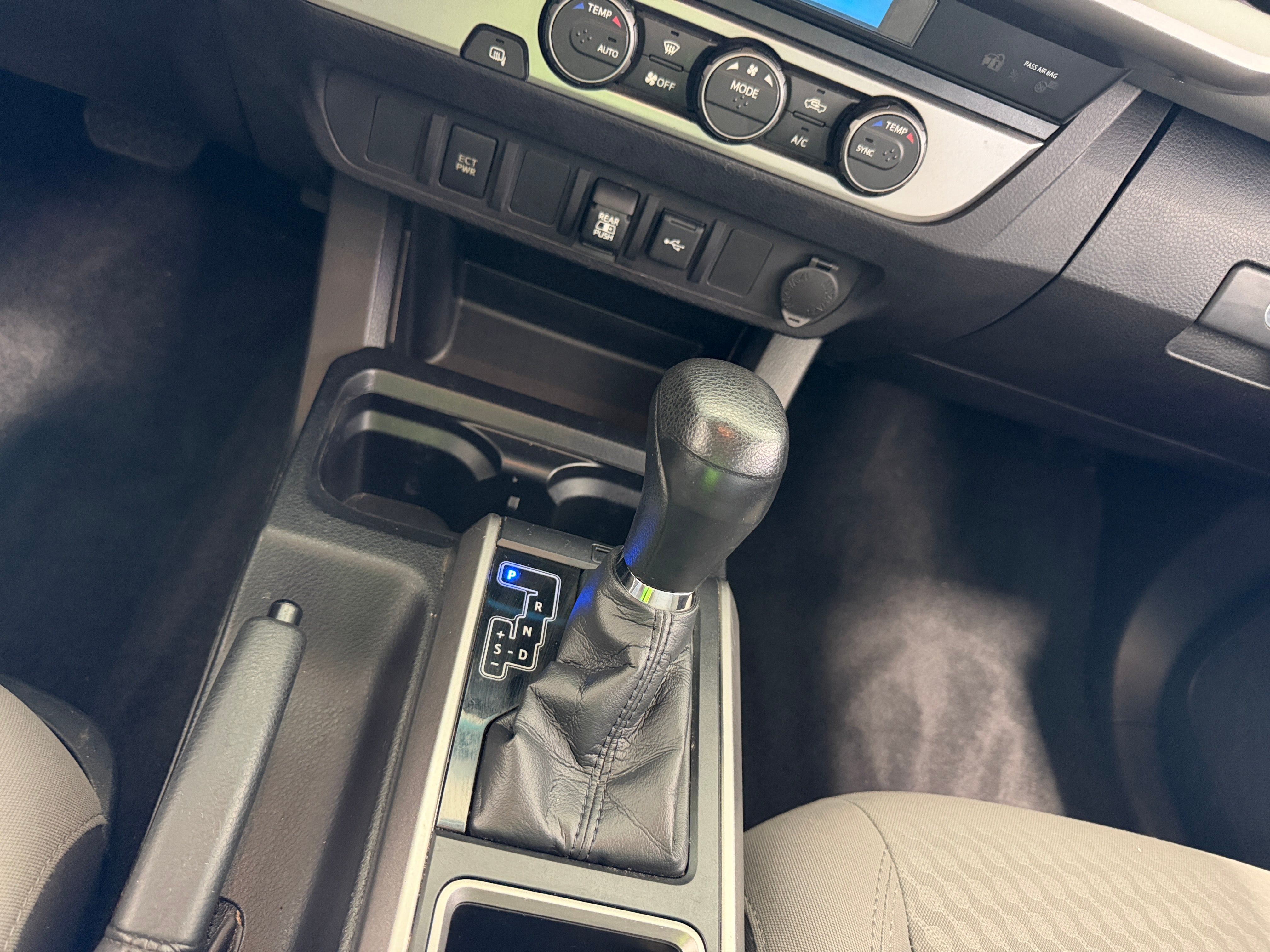 2021 Toyota Tacoma SR5 - Photo 9