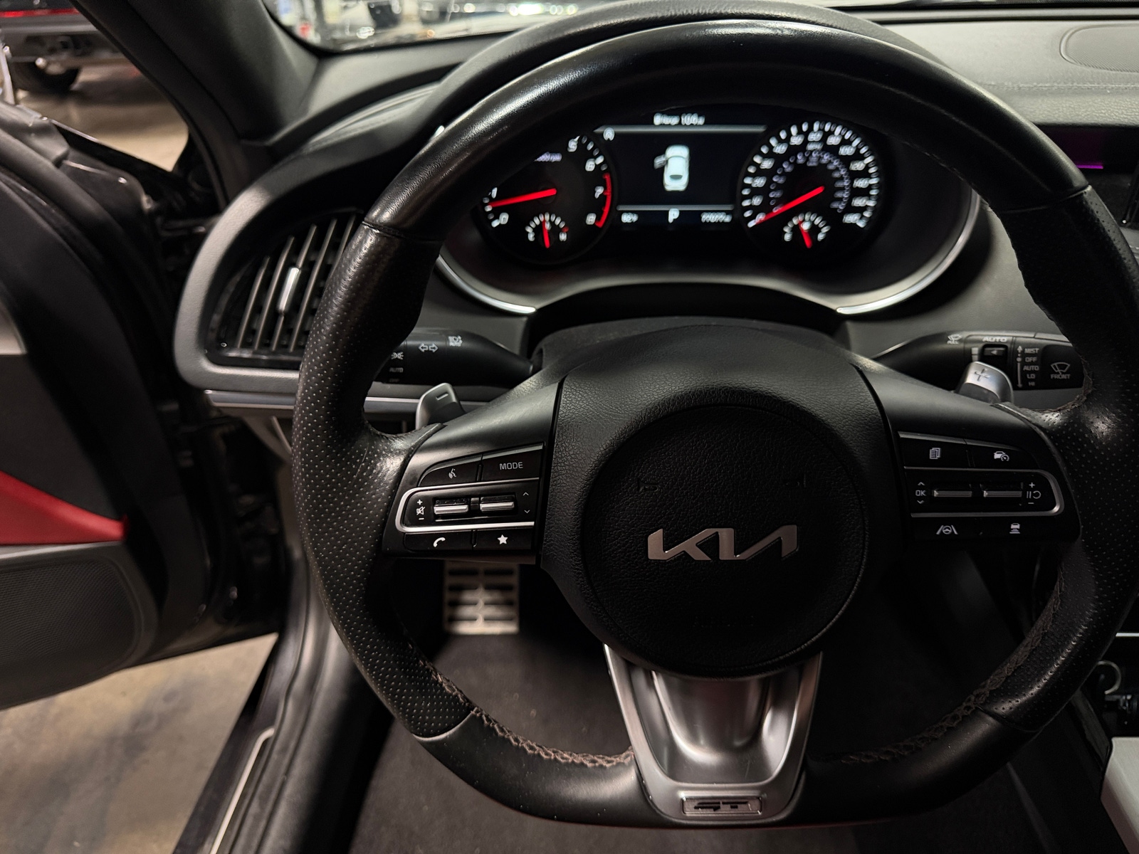 Thumbnail: 2023 Kia Stinger - 4