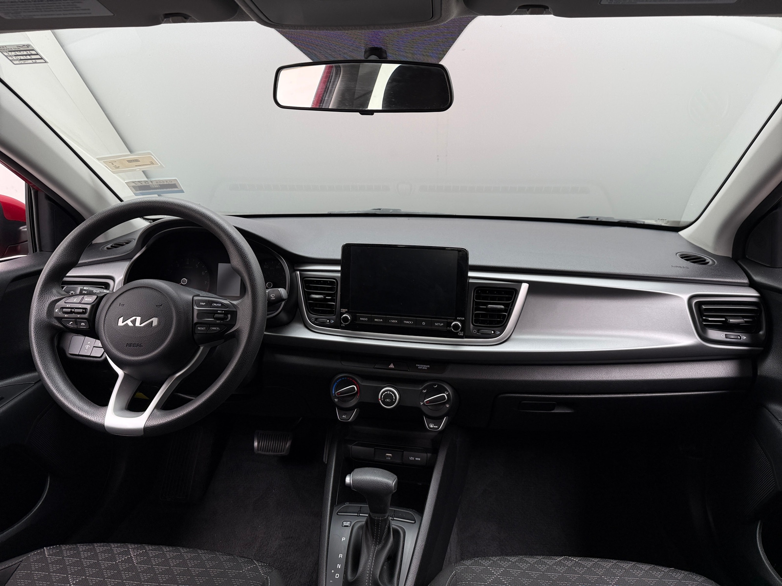 Thumbnail: 2022 Kia Rio - 3