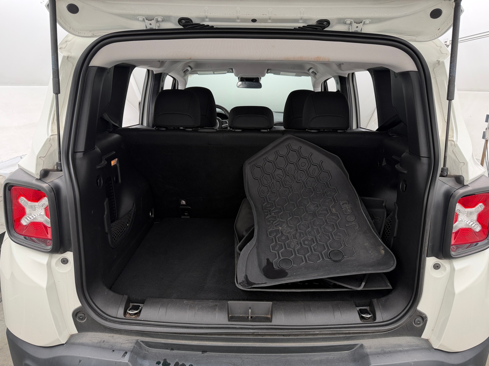 Thumbnail: 2020 Jeep Renegade - 7