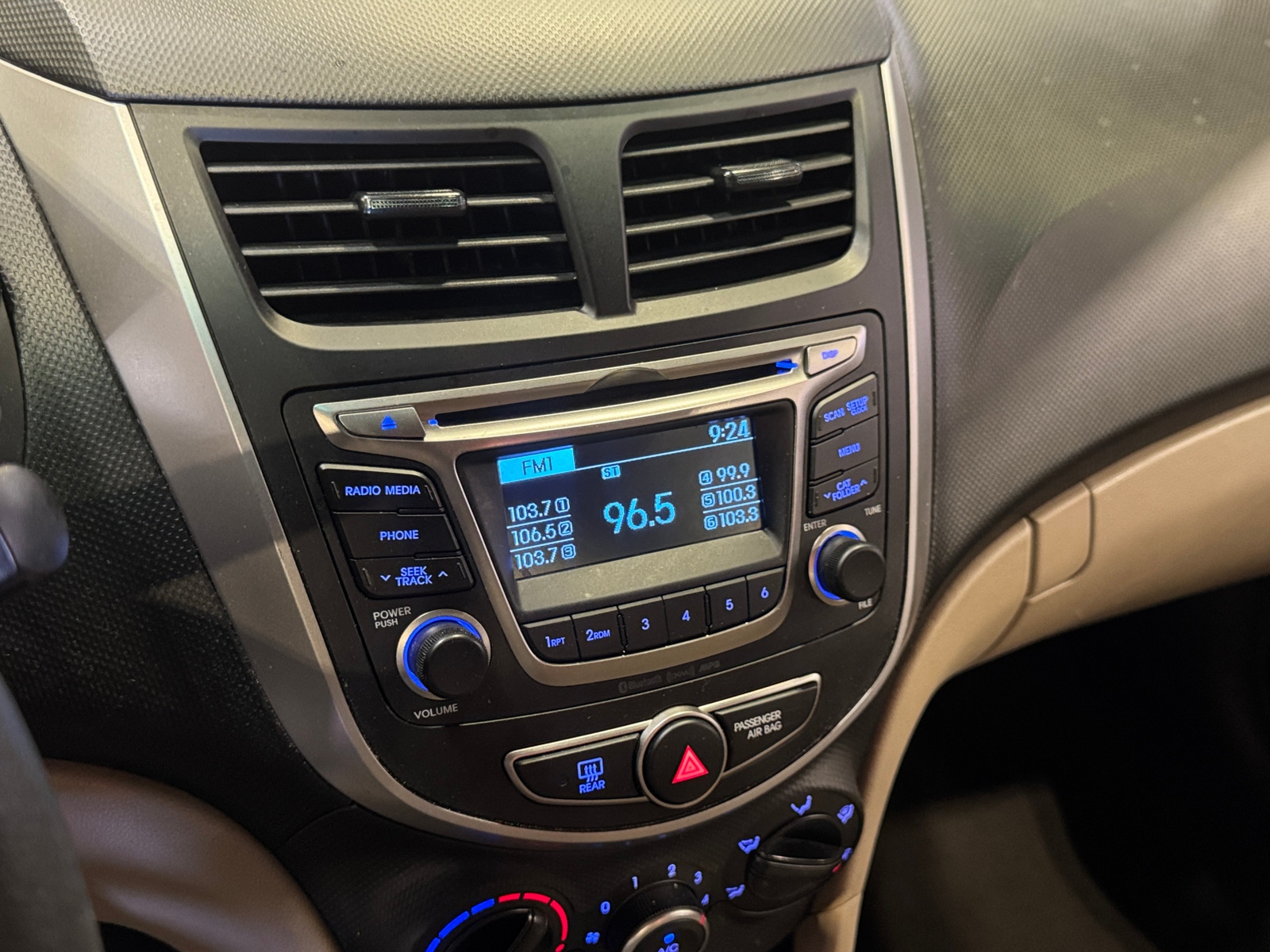 Thumbnail: 2017 Hyundai Accent - 4