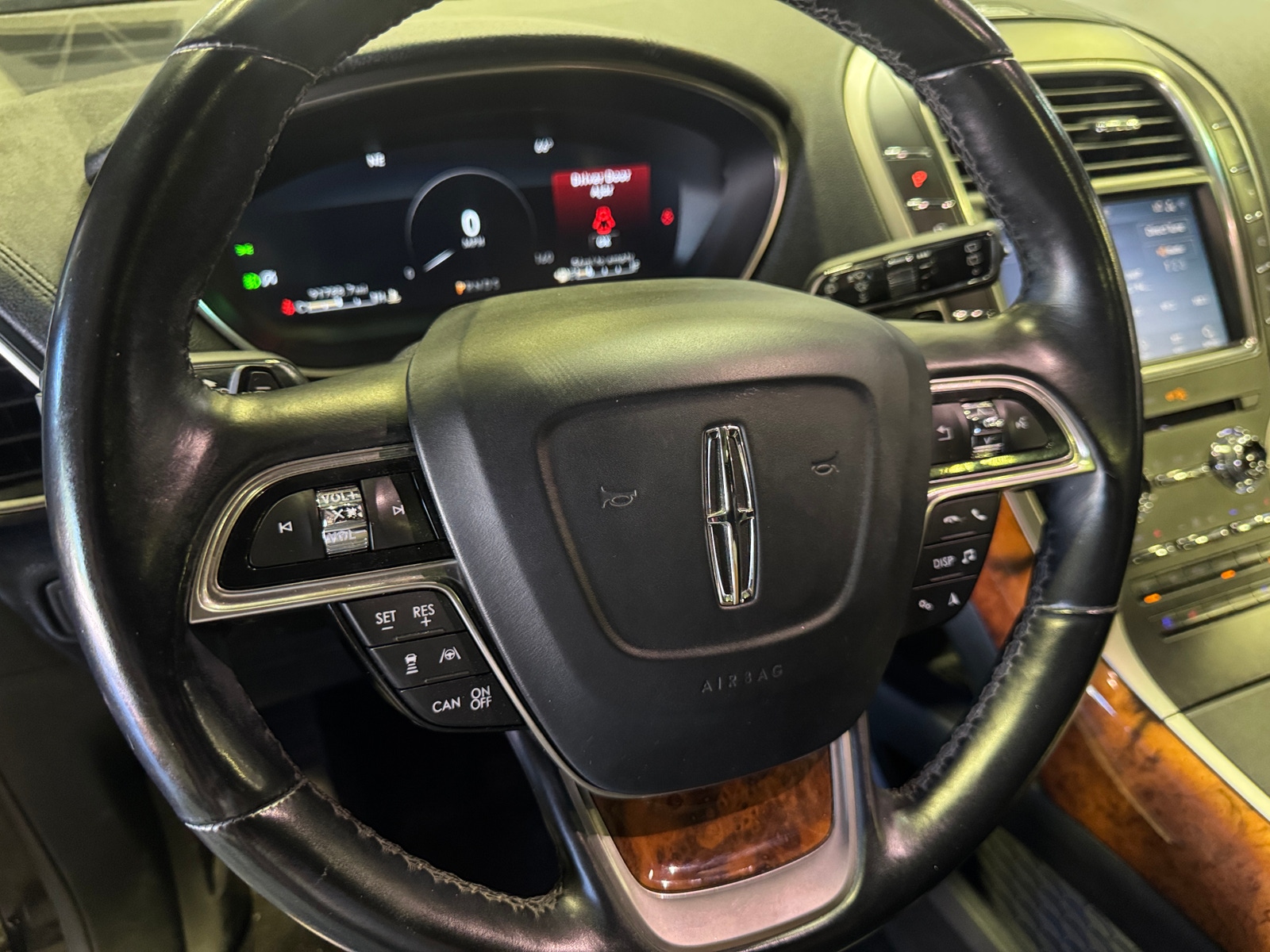 Thumbnail: 2020 Lincoln Nautilus - 4