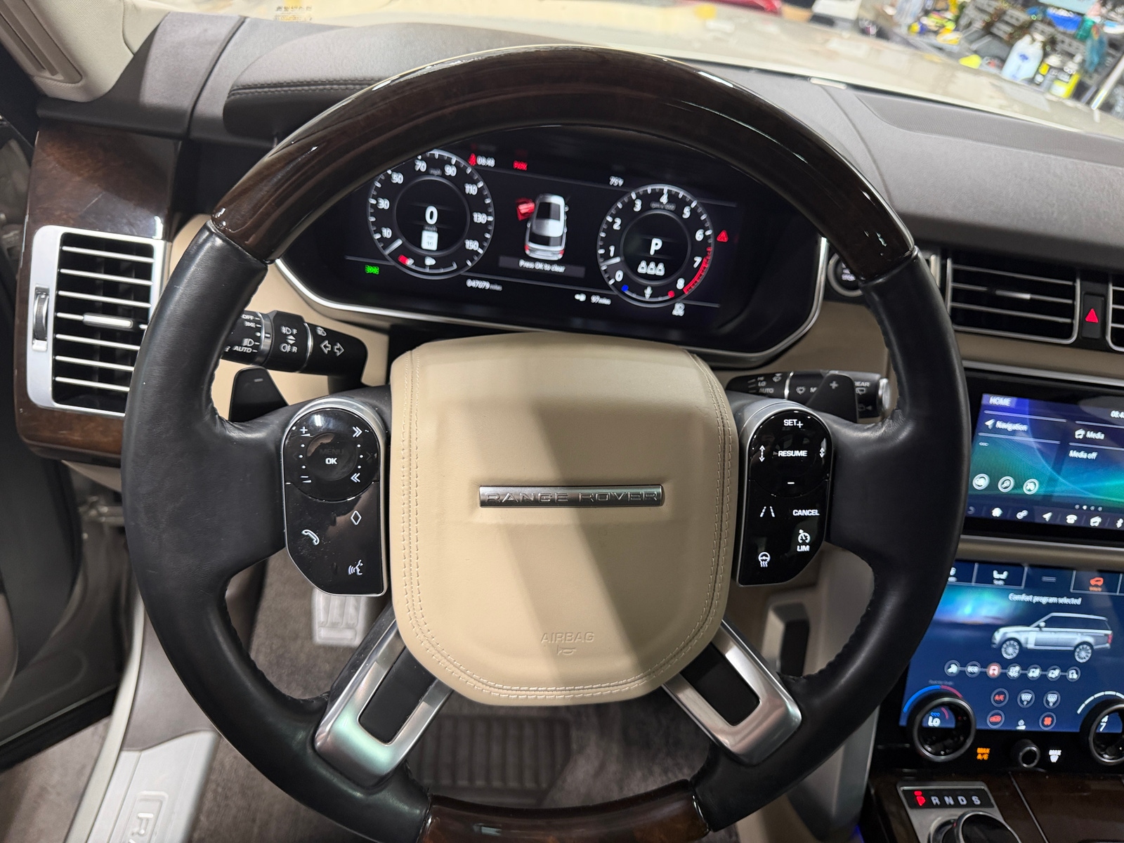 Thumbnail: 2021 Land Rover Range Rover - 4