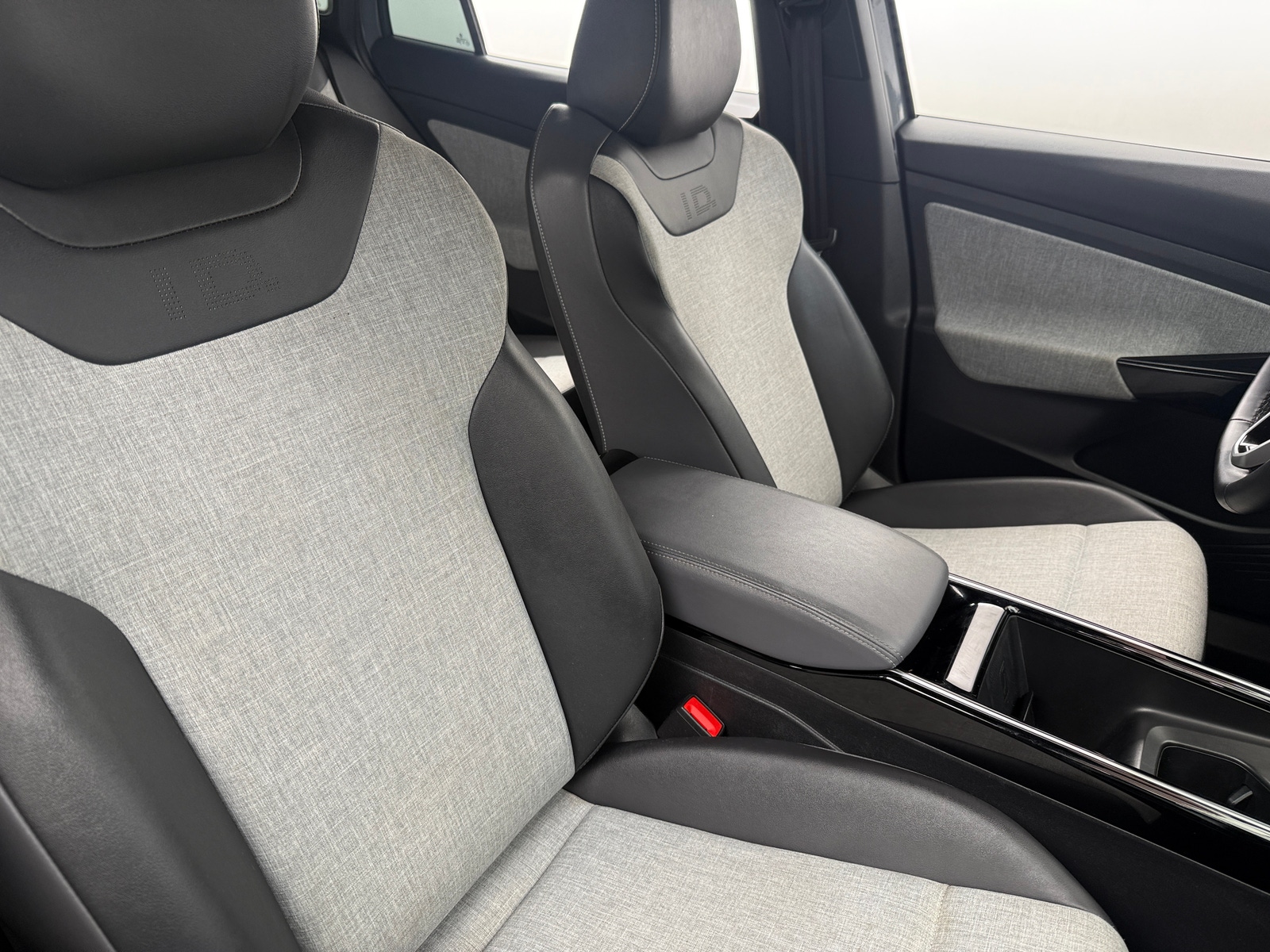 Thumbnail: 2024 Volkswagen ID.4 - 2