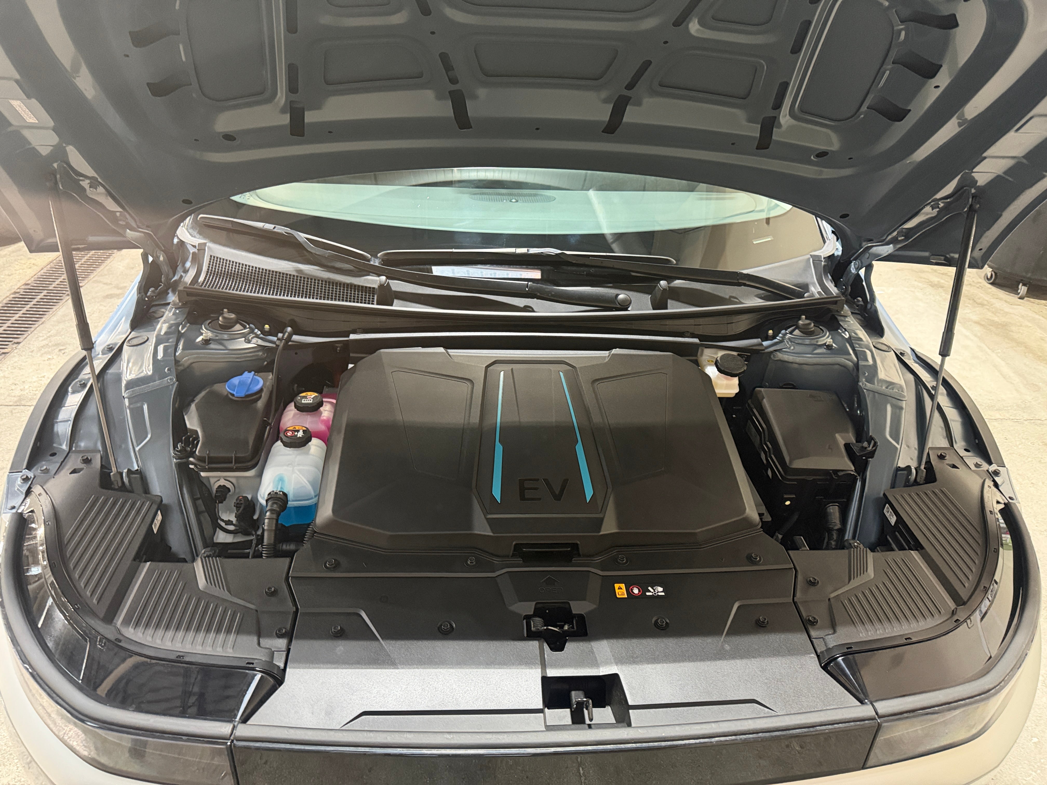 Used 2024 Hyundai IONIQ 5 SE with VIN KM8KM4DB5RU291970 for sale in Oak Creek, WI