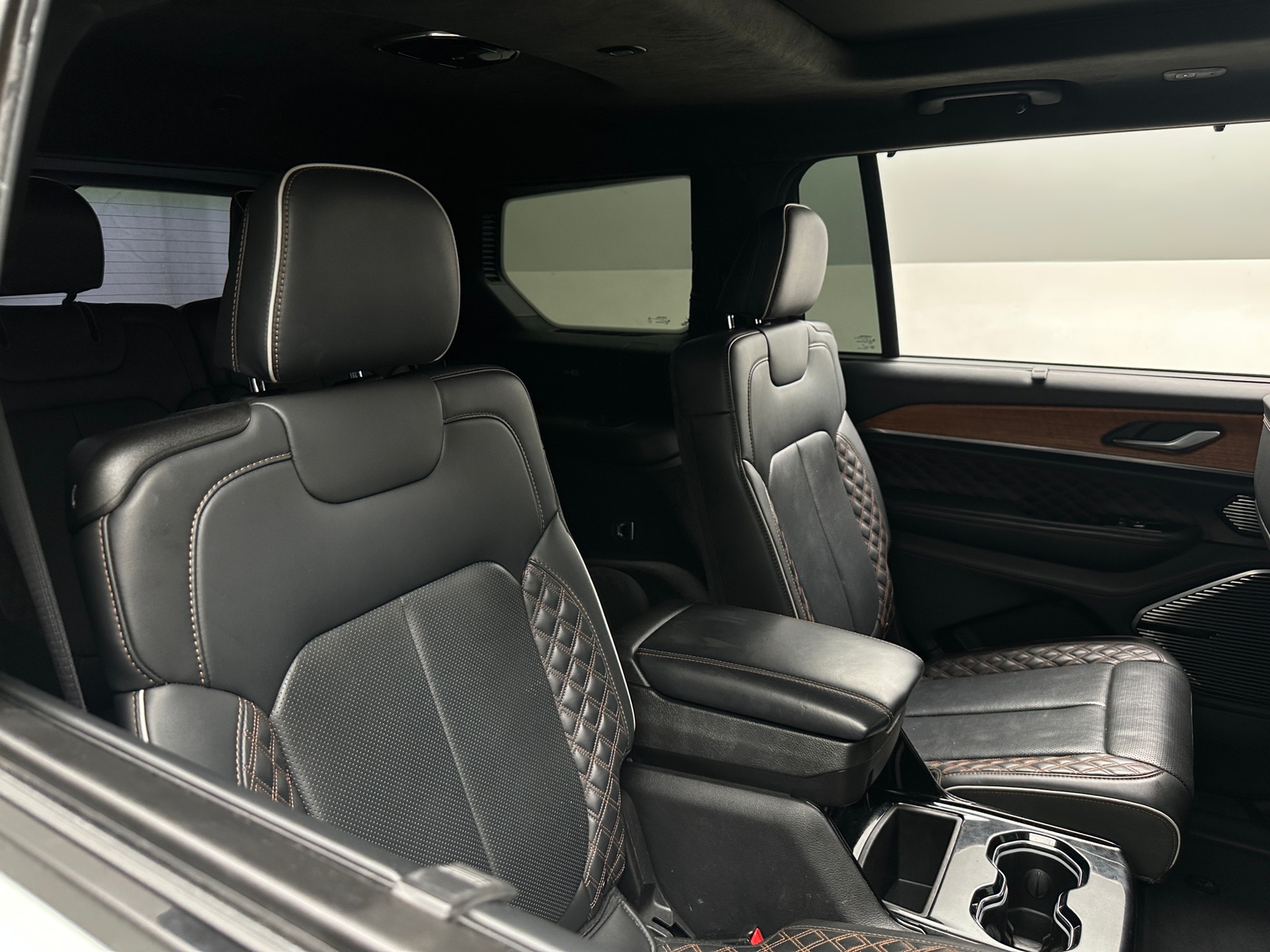 Thumbnail: 2023 Jeep Grand Cherokee L - 5
